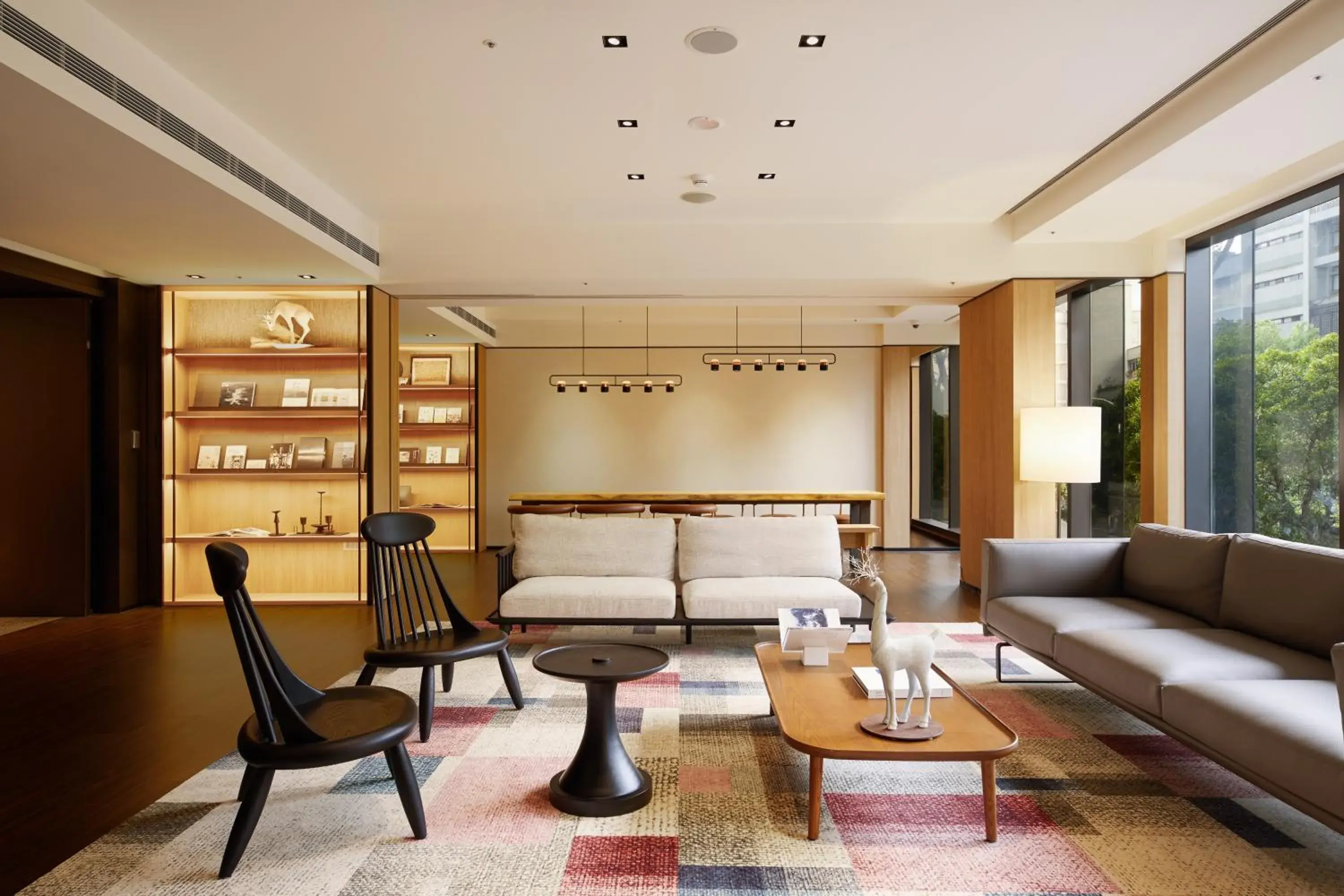 Lounge or bar in MGH Mitsui Garden Hotel Taipei Zhongxiao Lounge or bar in MGH Mitsui Garden Hotel Taipei Zhongxiao