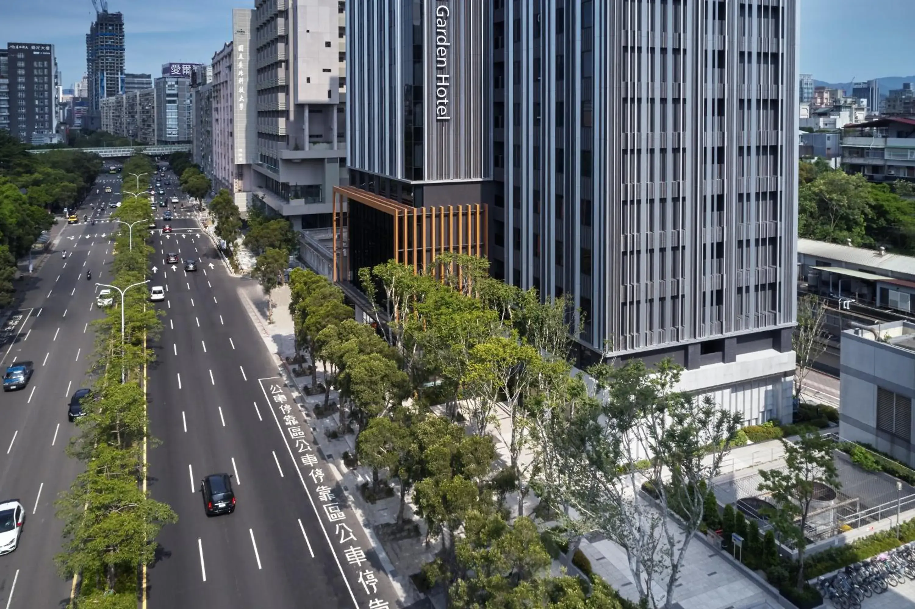 Facade/entrance in MGH Mitsui Garden Hotel Taipei Zhongxiao Facade/entrance in MGH Mitsui Garden Hotel Taipei Zhongxiao