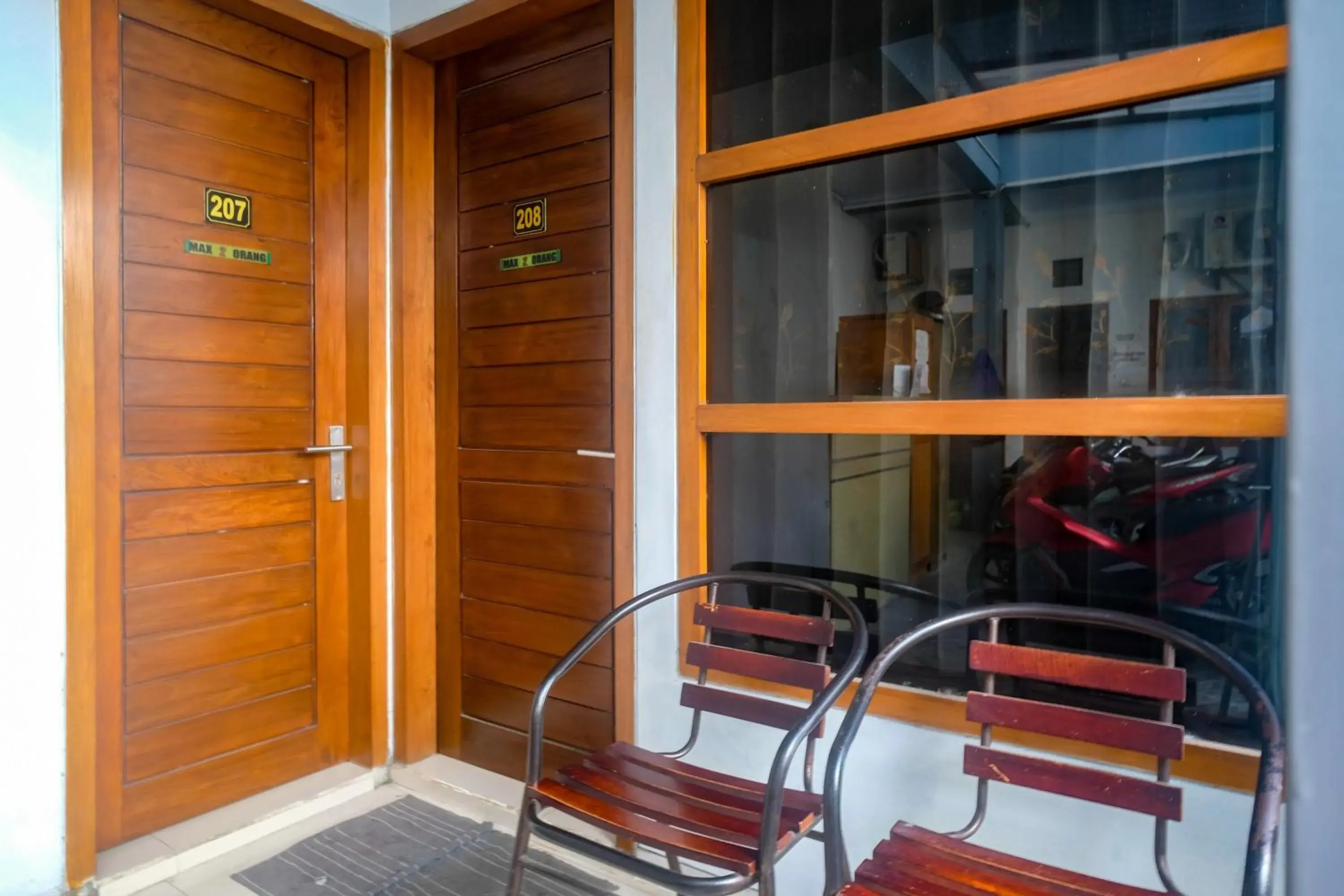 Property building in RedDoorz @ Jalan Kedawung Property building in RedDoorz @ Jalan Kedawung