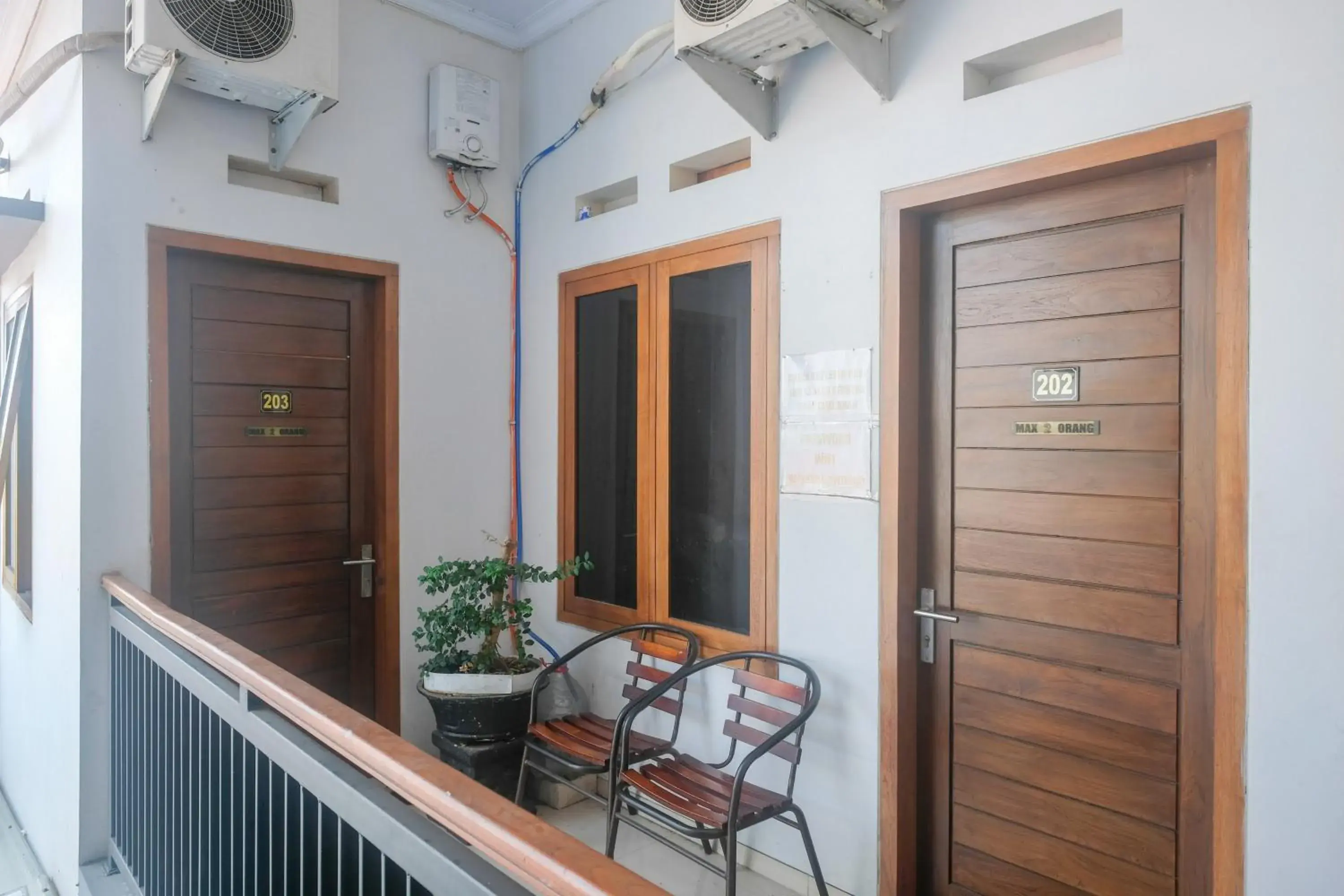 Property building in RedDoorz @ Jalan Kedawung Property building in RedDoorz @ Jalan Kedawung