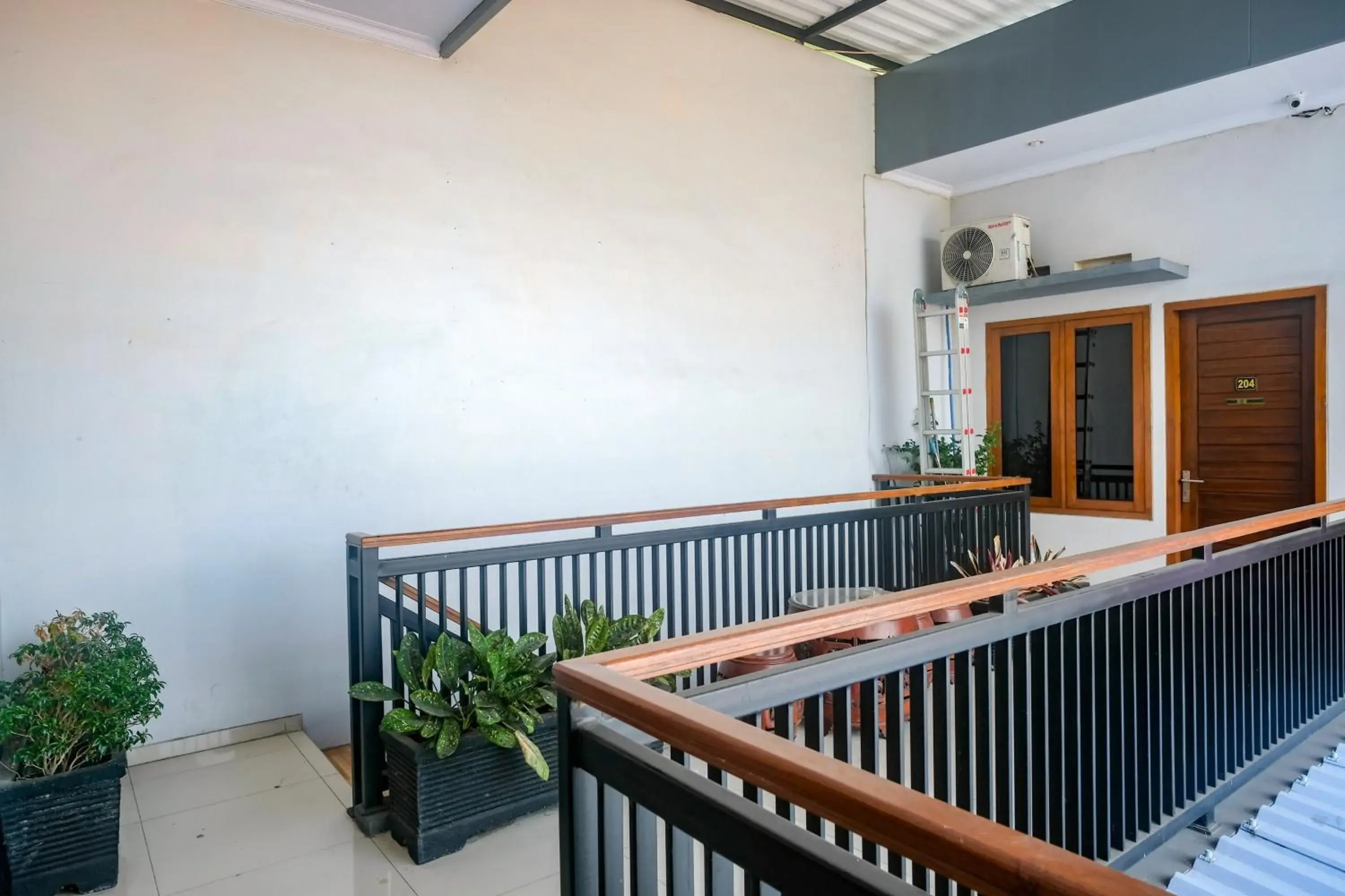 Property building in RedDoorz @ Jalan Kedawung Property building in RedDoorz @ Jalan Kedawung