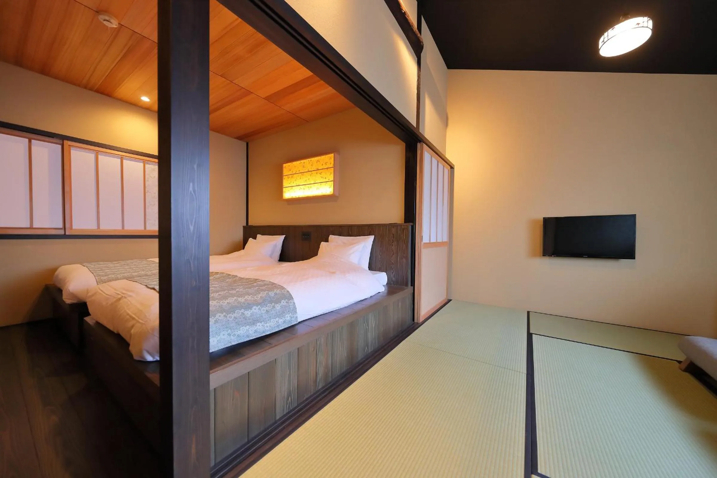 Bedroom, Bed in Kyo no oozora SAIKA