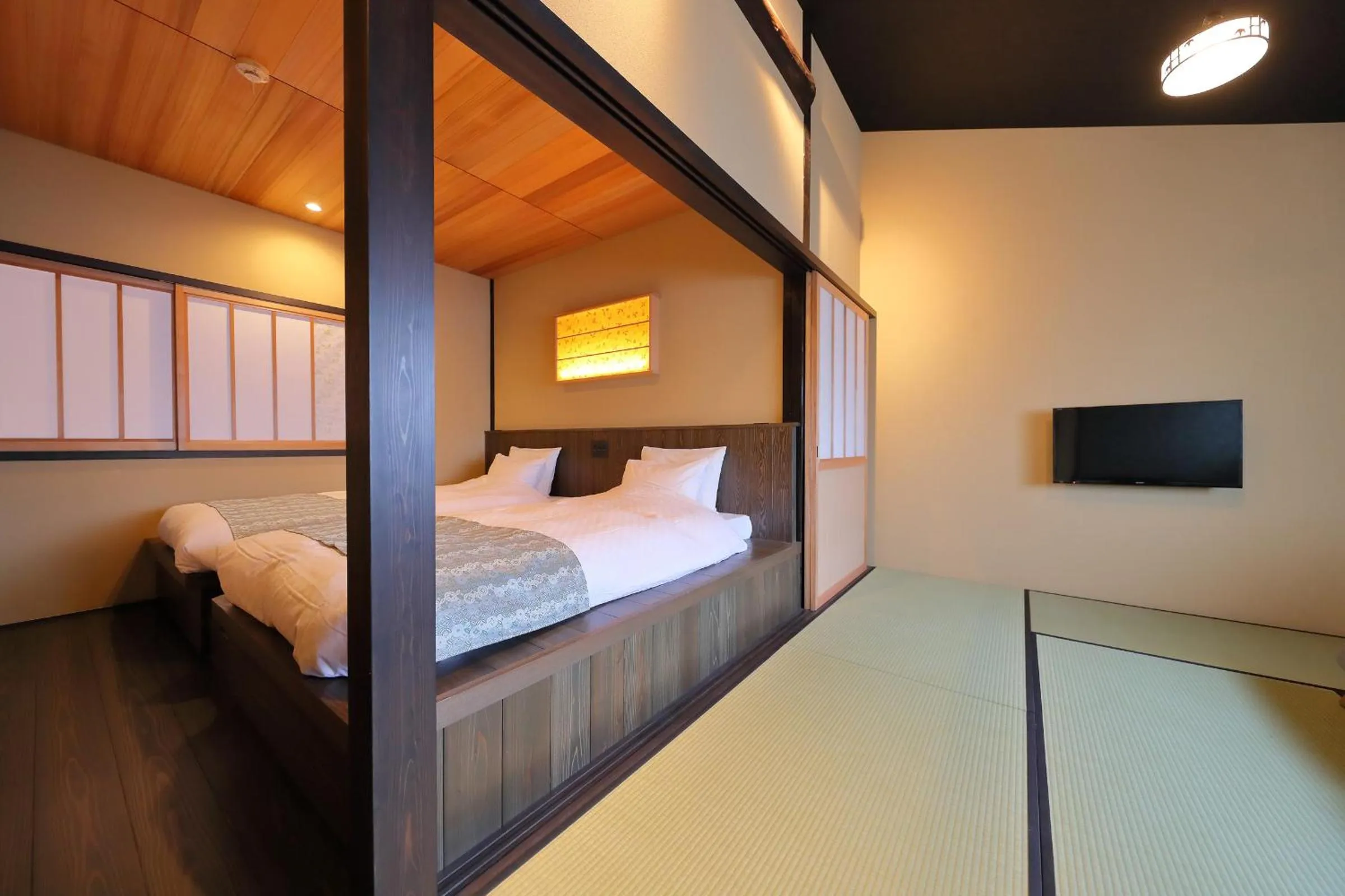 Living room, Bed in Kyo no oozora SAIKA