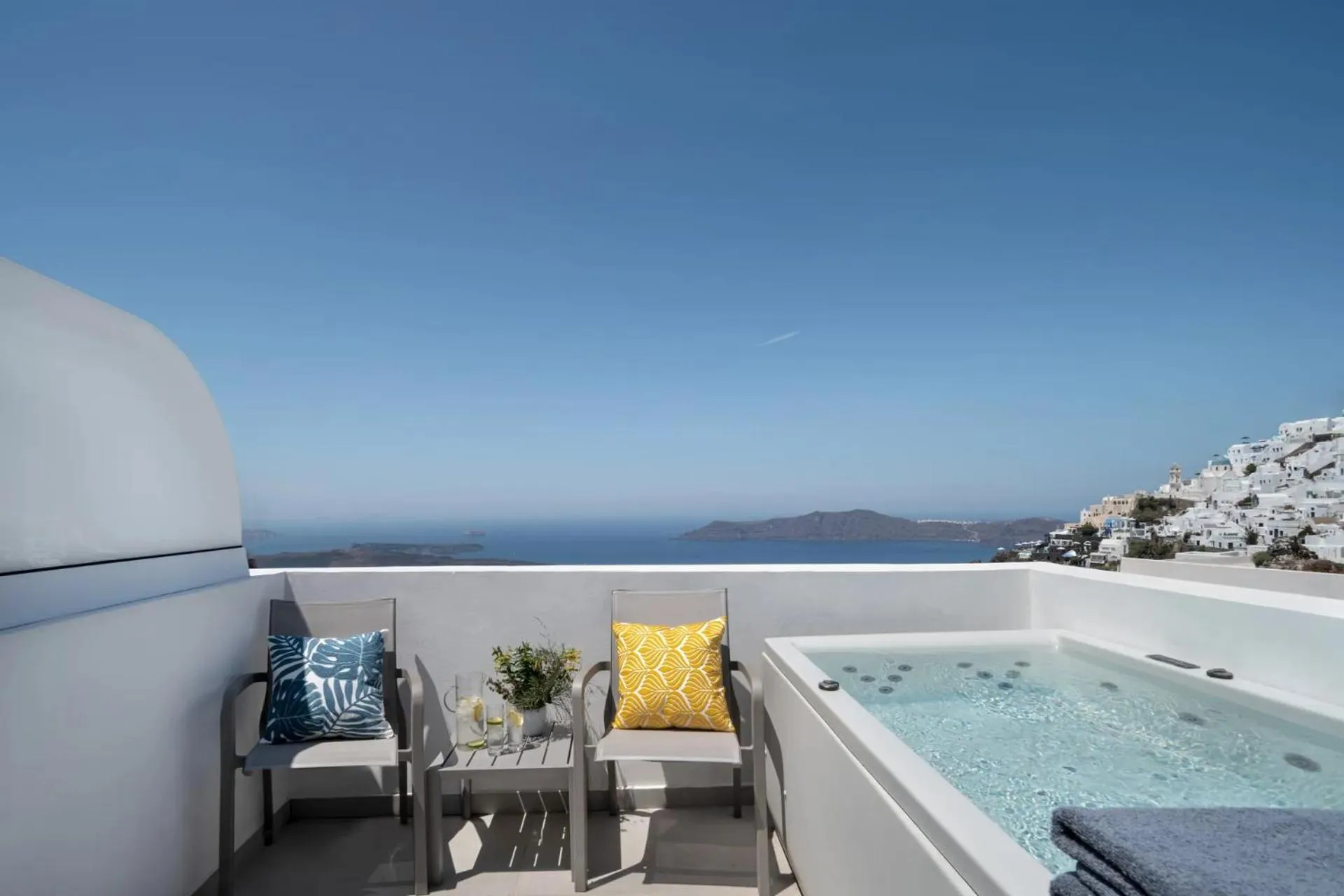 Hot Tub in Aeifos Boutique Hotel