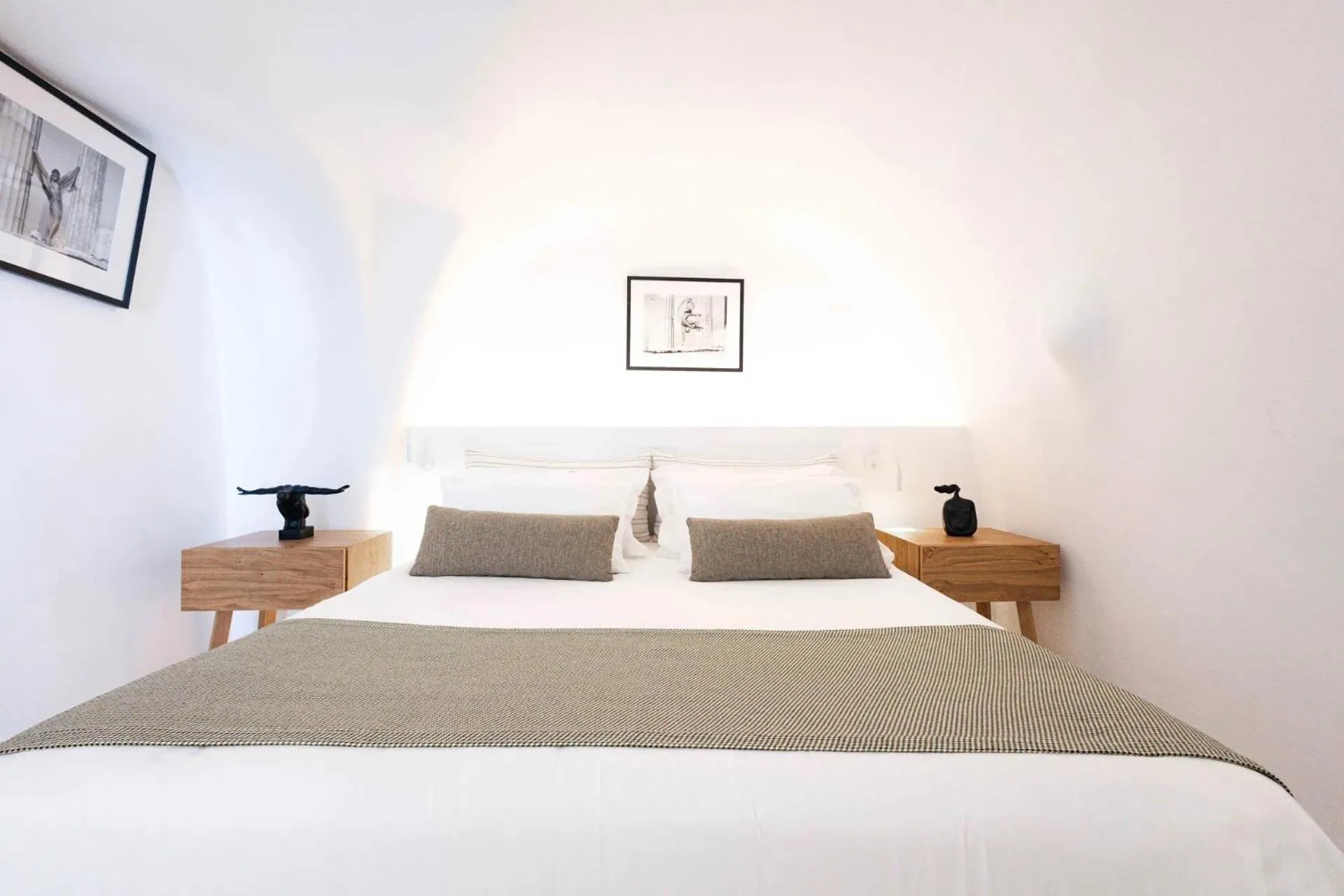 Bed in Aeifos Boutique Hotel
