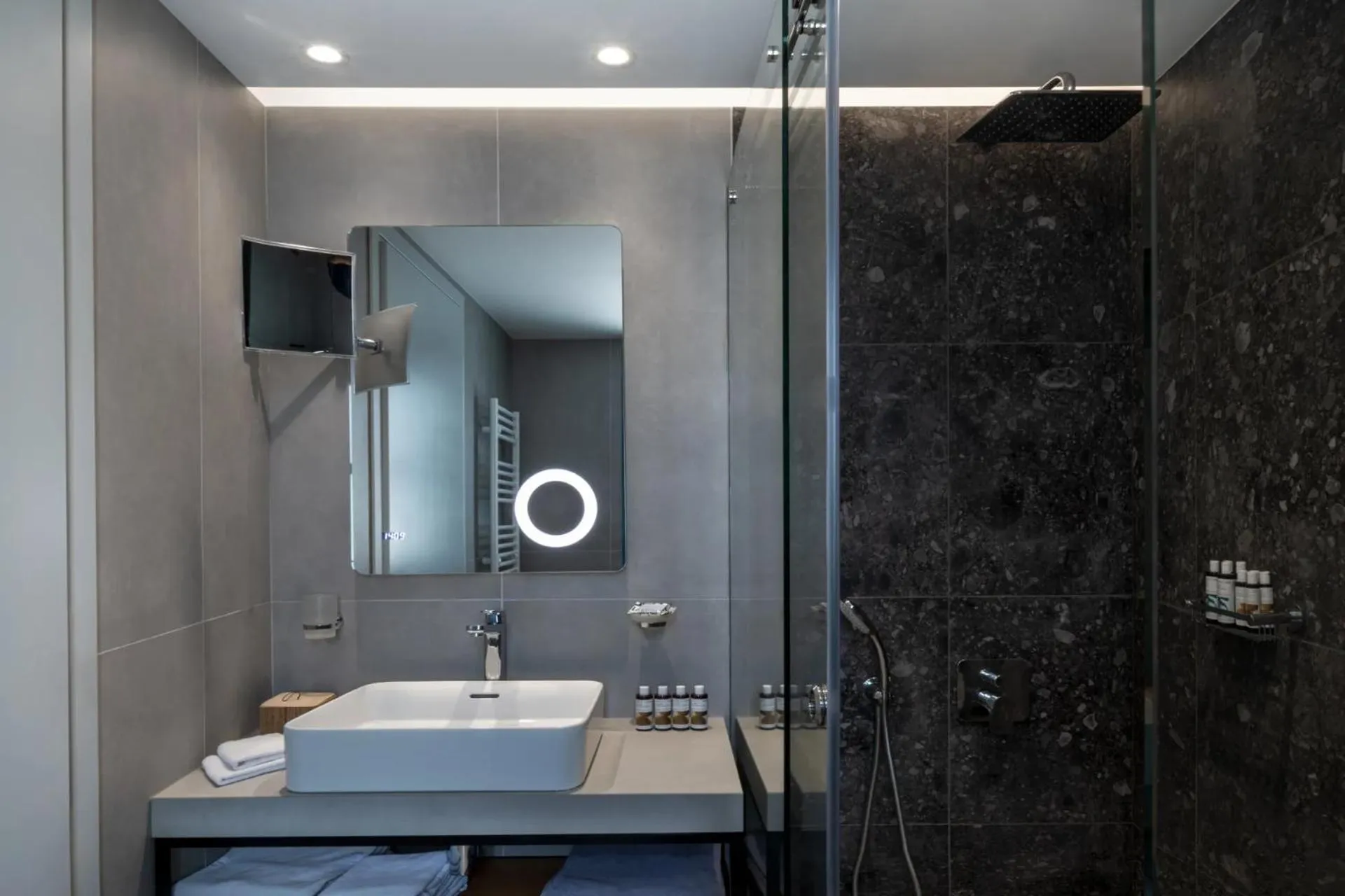 Shower in Aeifos Boutique Hotel