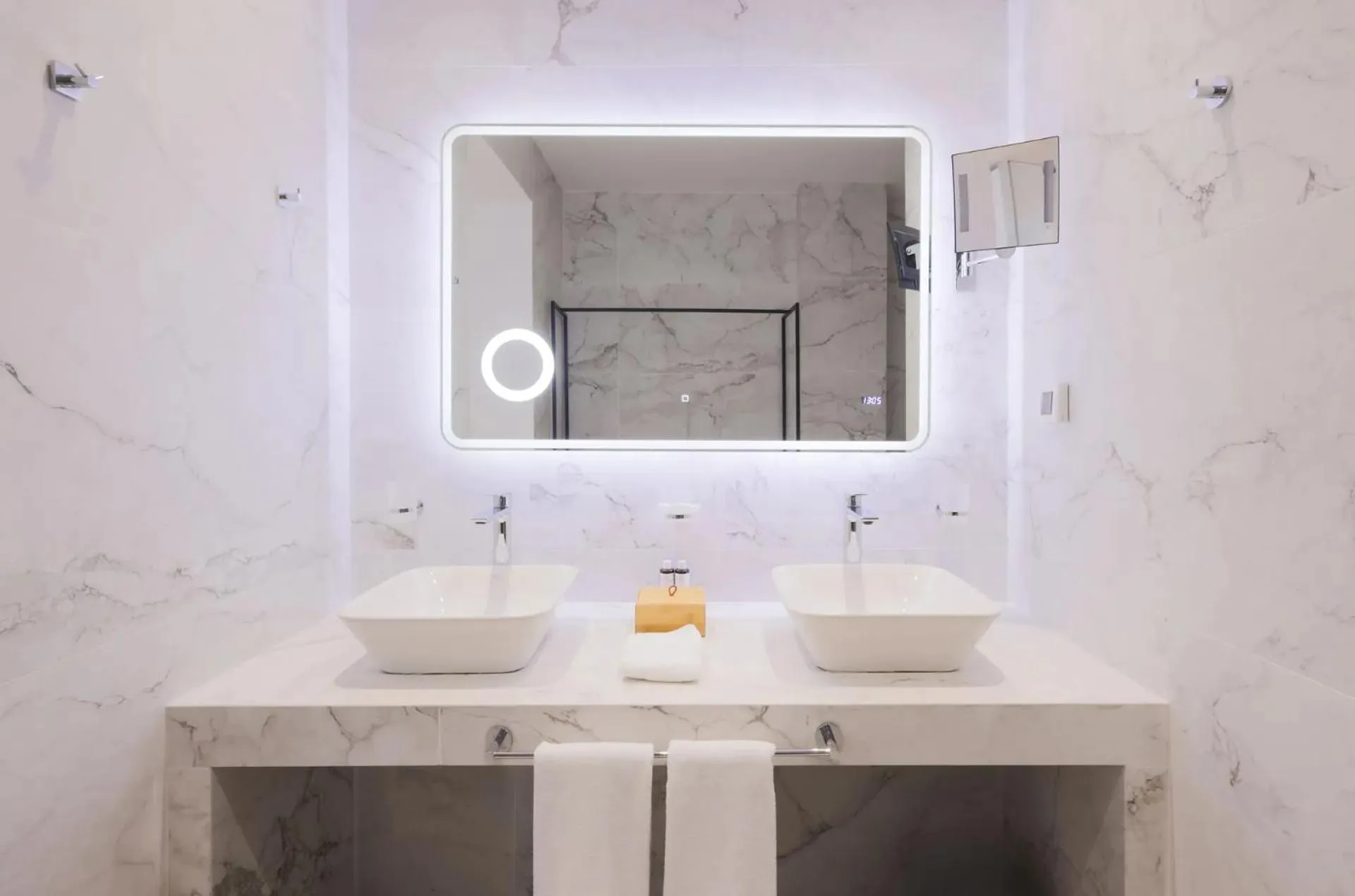 Bathroom in Aeifos Boutique Hotel