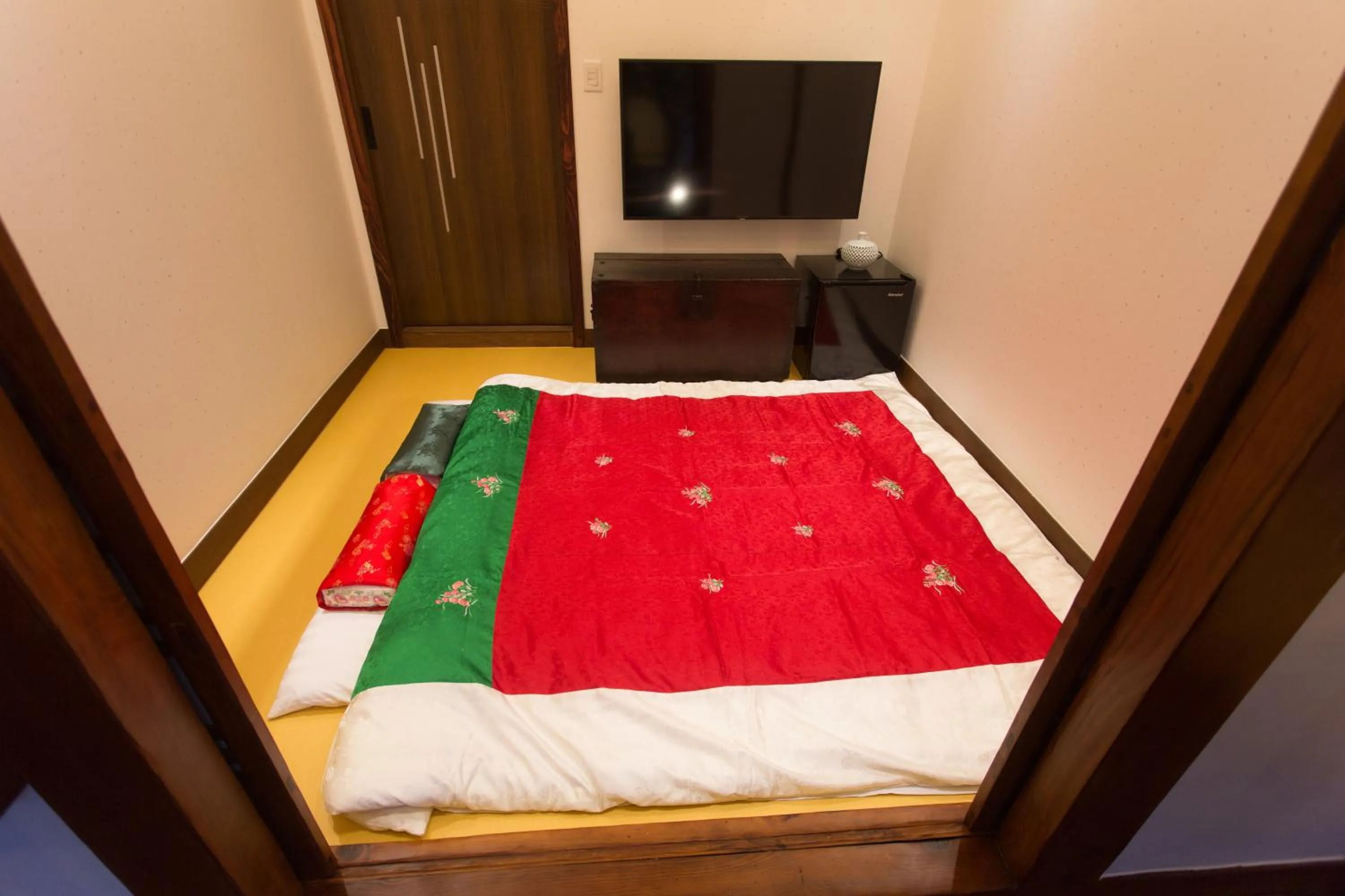 Bedroom, Bed in Hanok1957