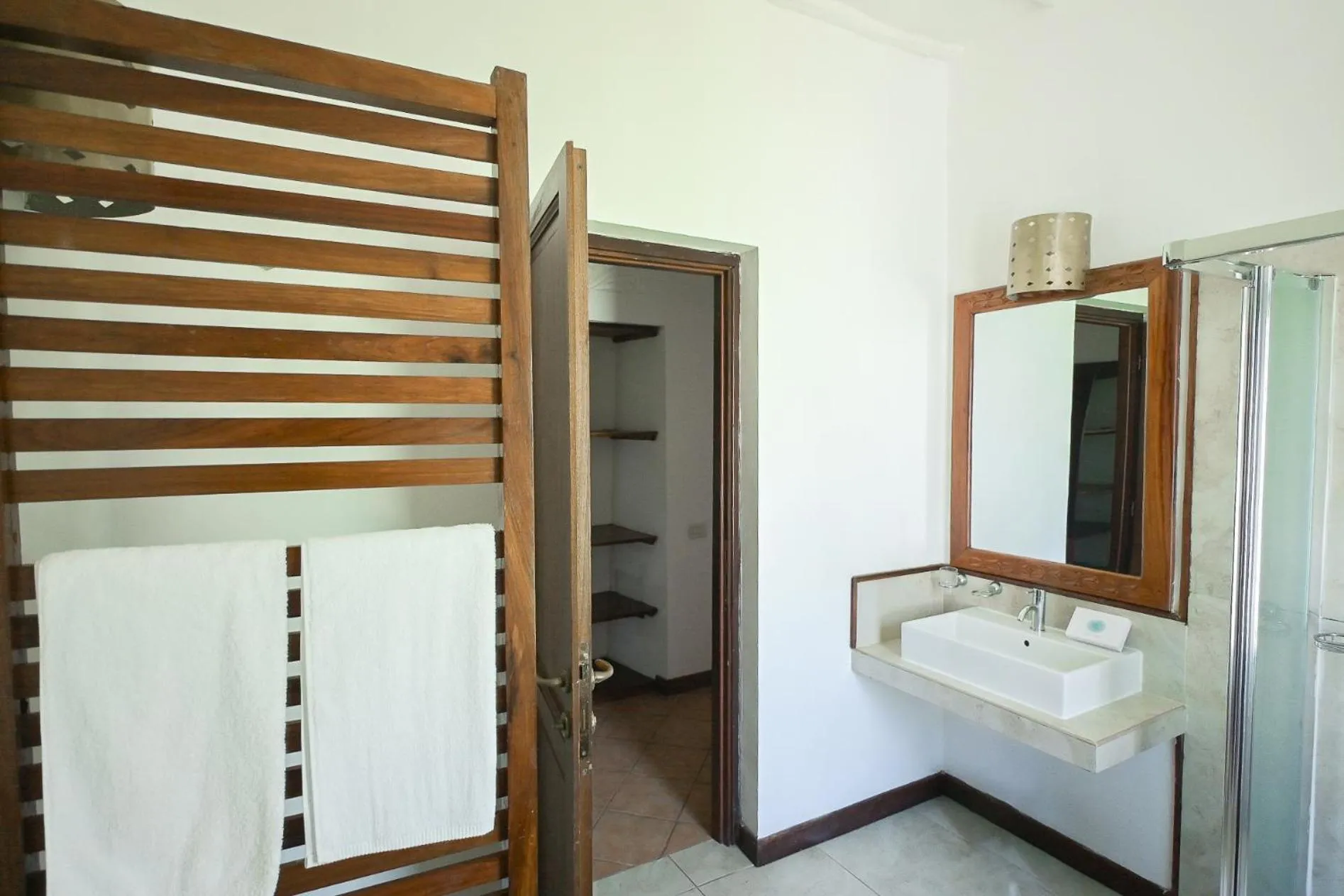 Bathroom, Bed in VOI Kiwengwa Resort
