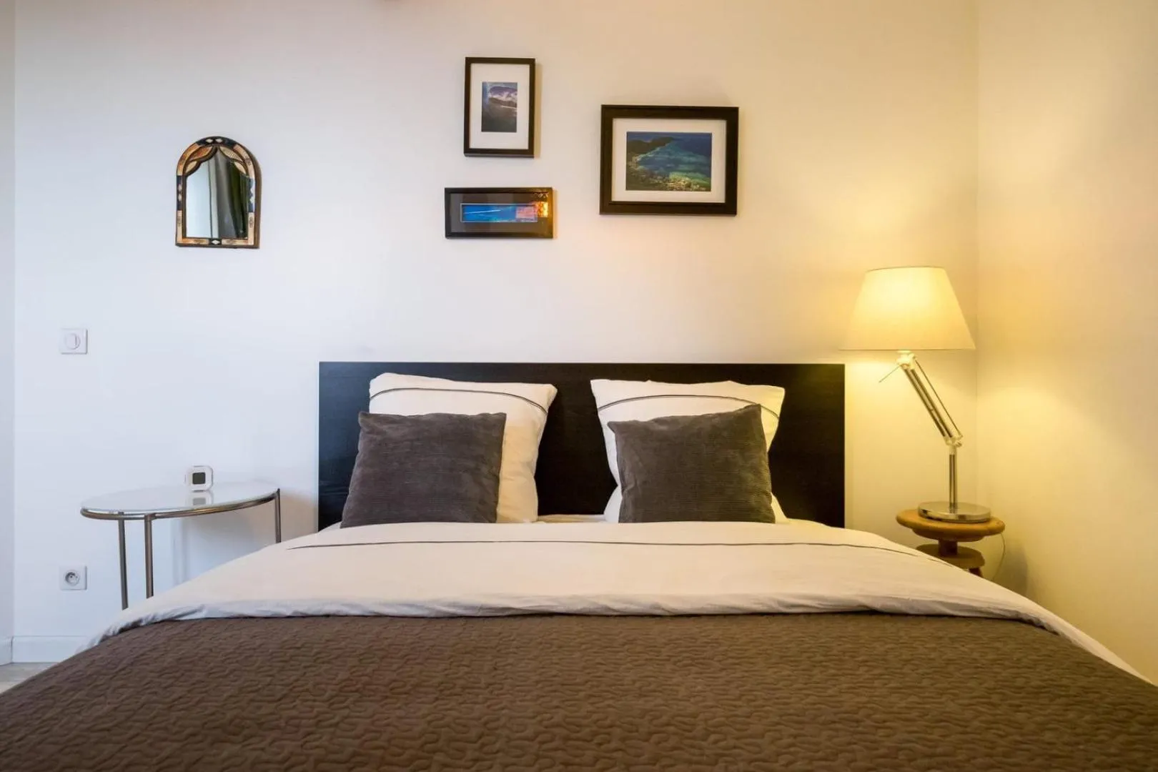 Bed in 2 bedroom apartment in the heart of the old town