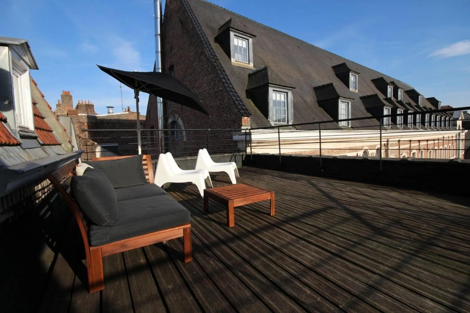 2 bedroom apartment in the heart of the old town