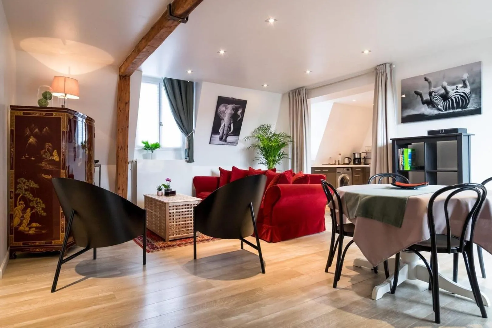 2 bedroom apartment in the heart of the old town