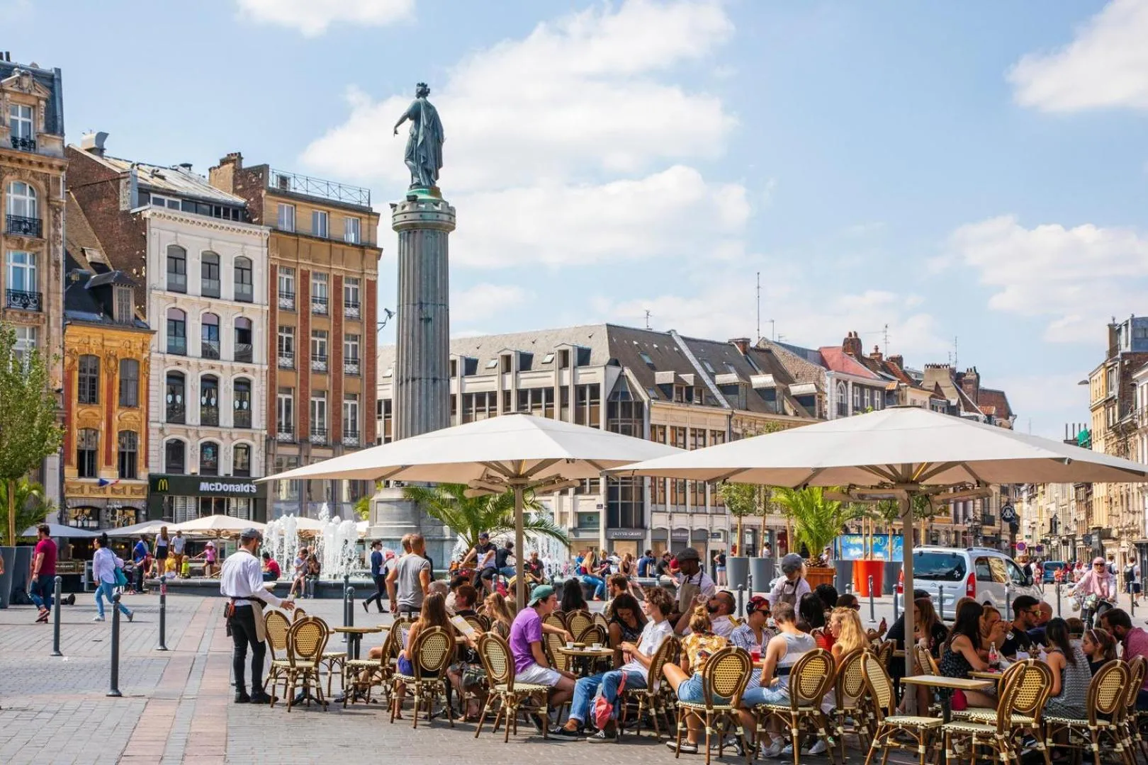 2 bedroom apartment in the heart of the old town