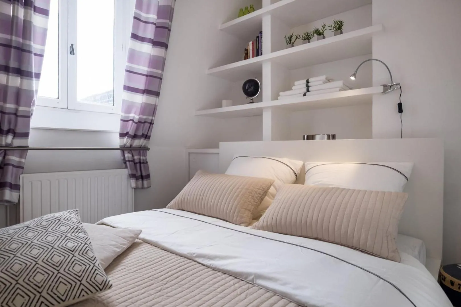 Bed in 2 bedroom apartment in the heart of the old town