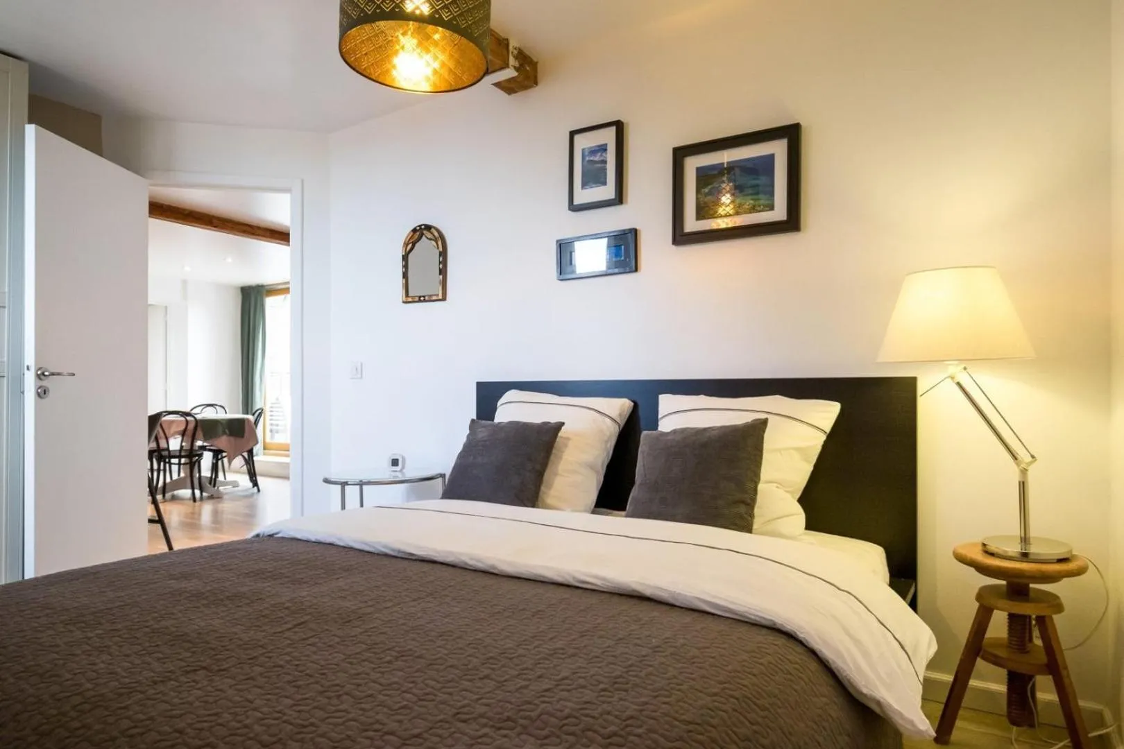 Bed in 2 bedroom apartment in the heart of the old town