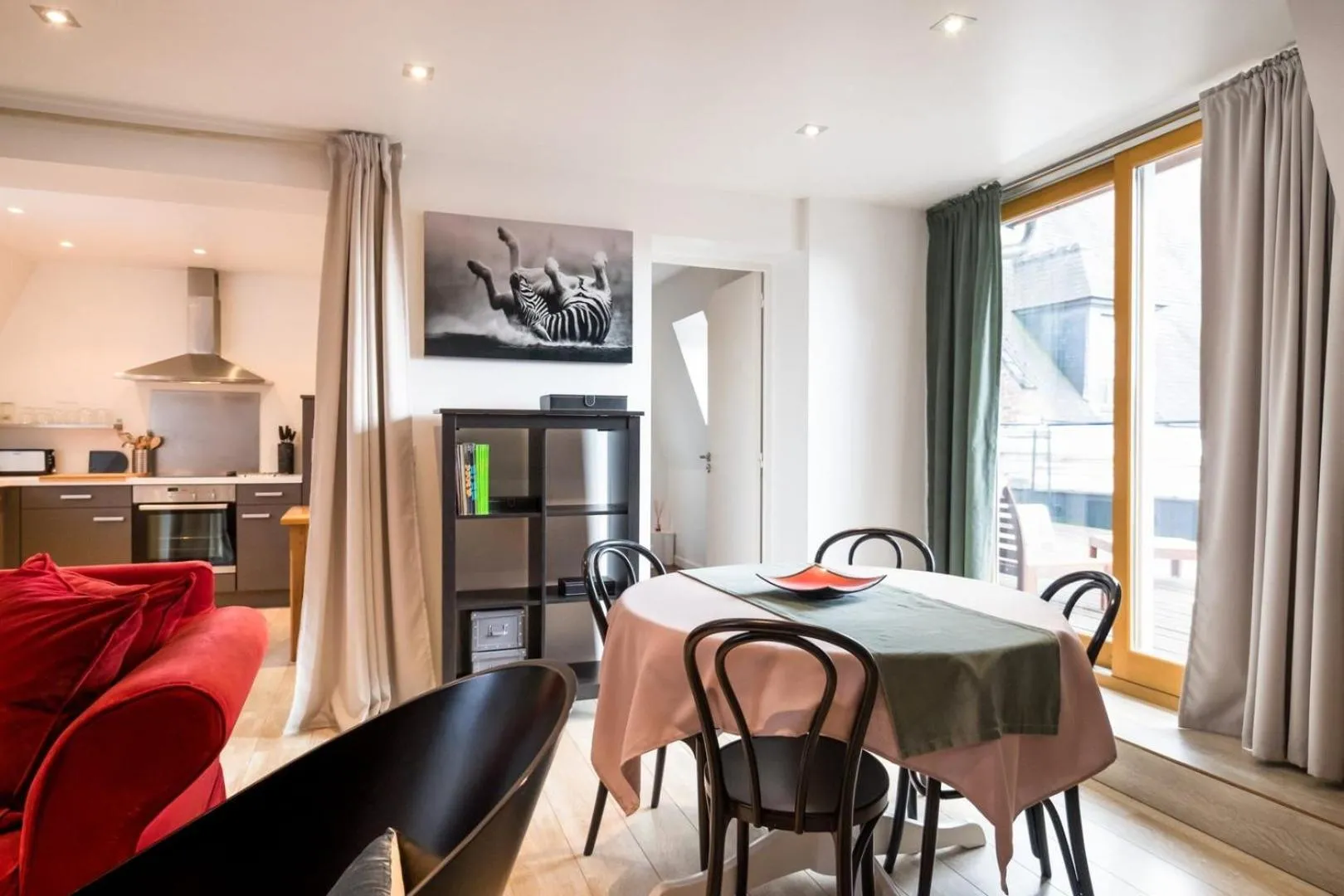 2 bedroom apartment in the heart of the old town