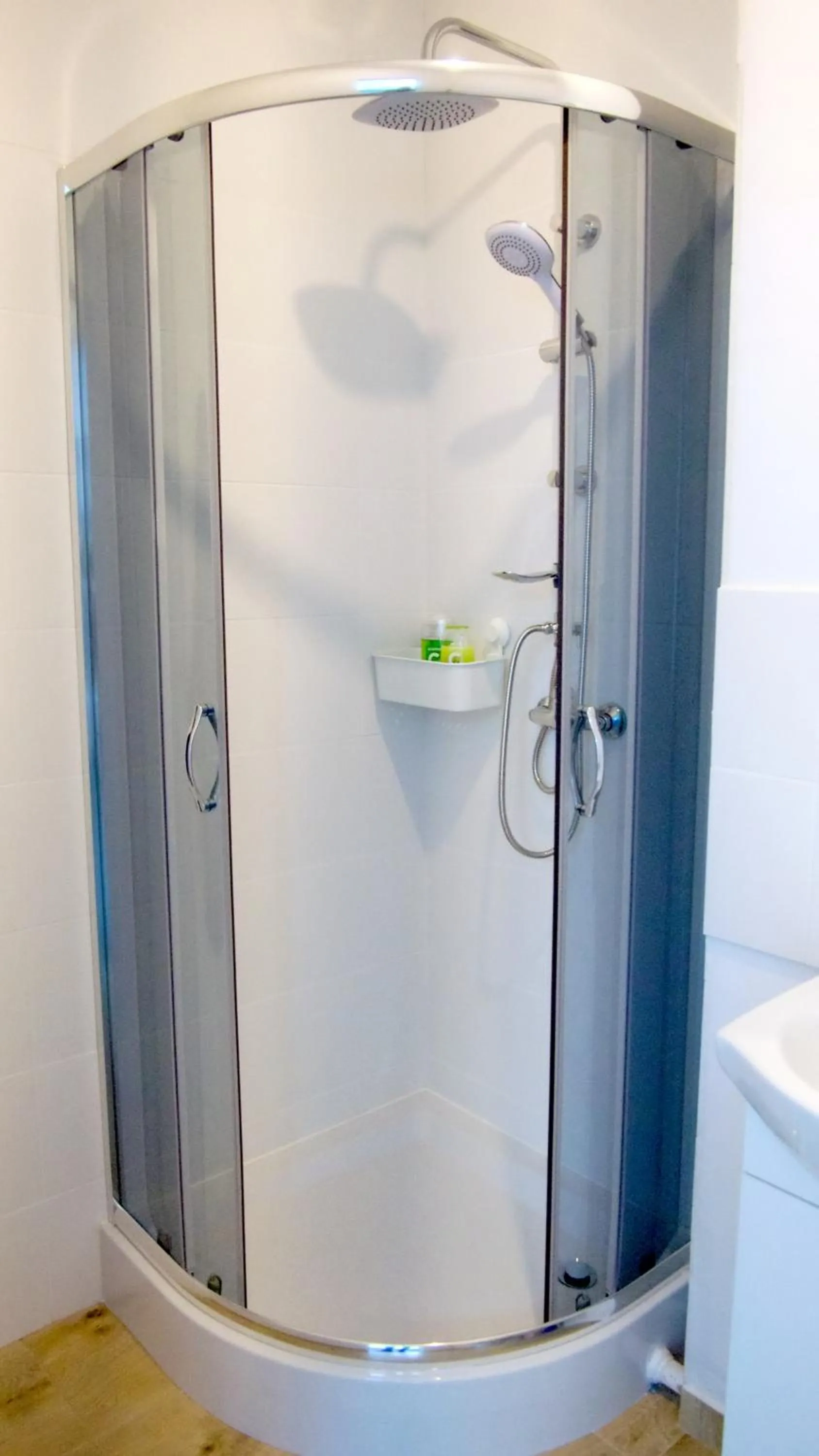 Shower in Astra Katowice - Aparthotel