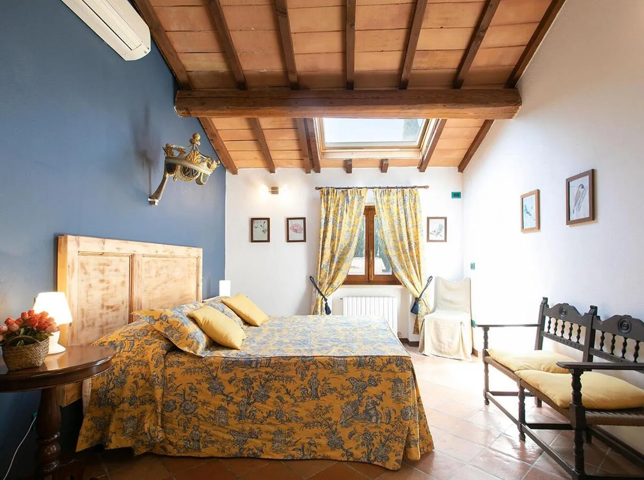 Bedroom, Bed in Villa Santa Chiara