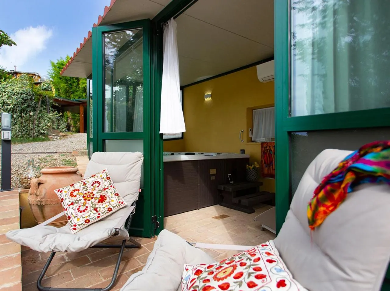 Hot Tub in Villa Santa Chiara