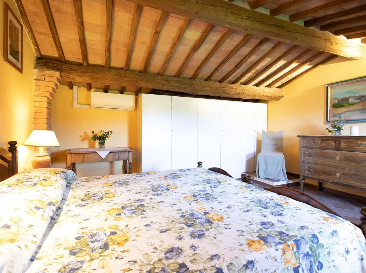 Bed in Villa Santa Chiara