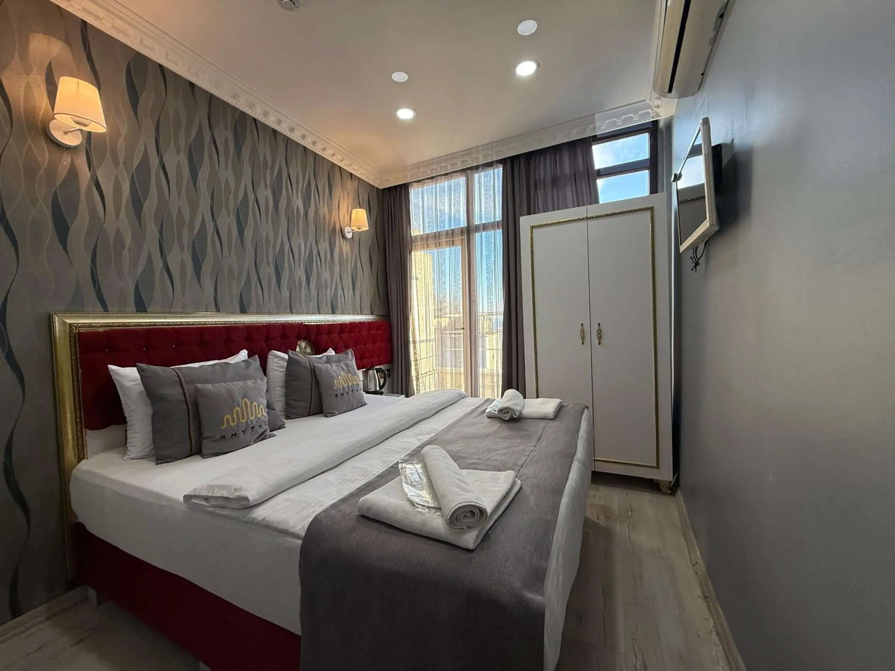 TV and multimedia, Bed in RHYTHM HOTEL TV and multimedia, Bed in RHYTHM HOTEL