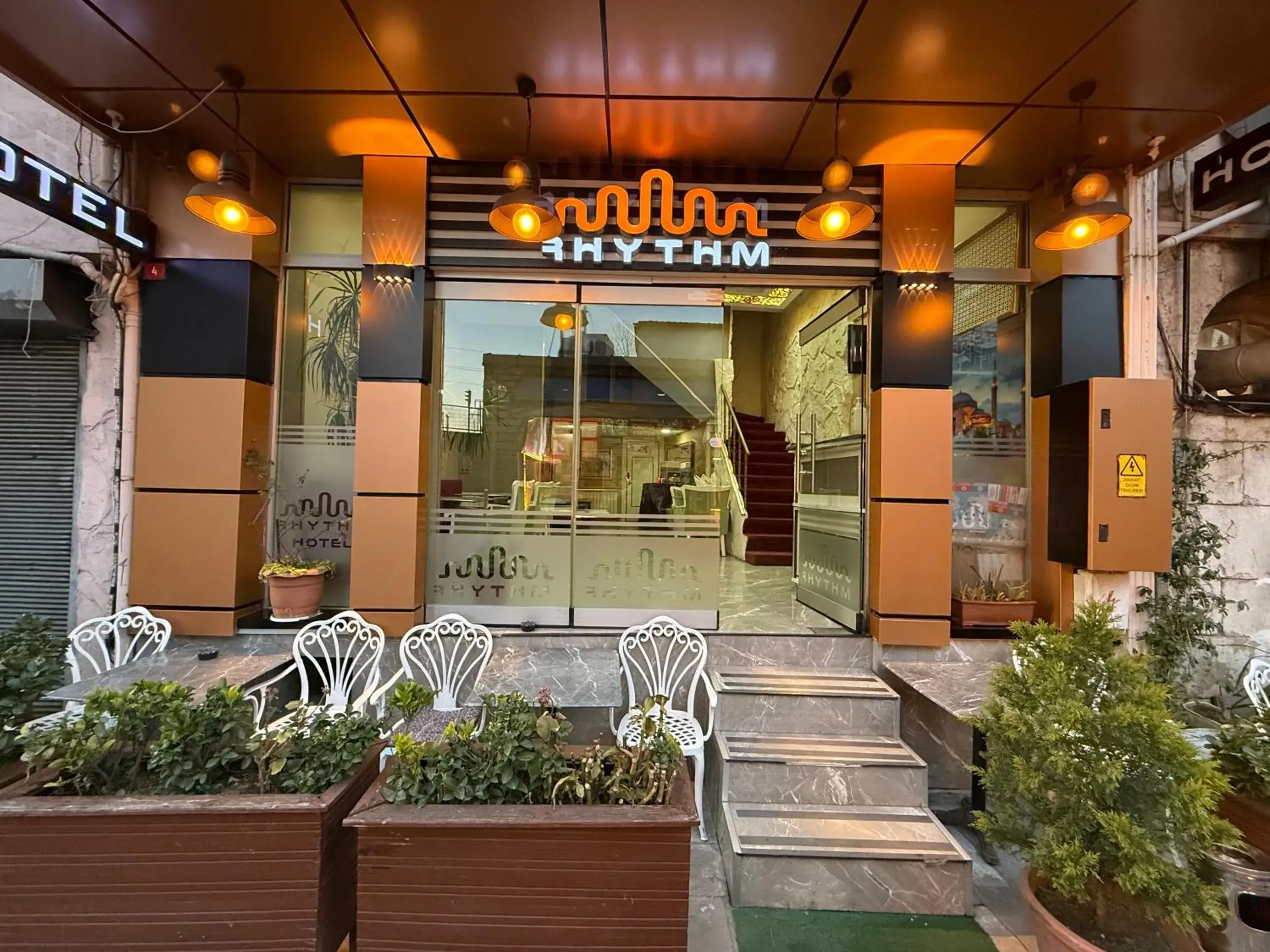 Property building in RHYTHM HOTEL Property building in RHYTHM HOTEL