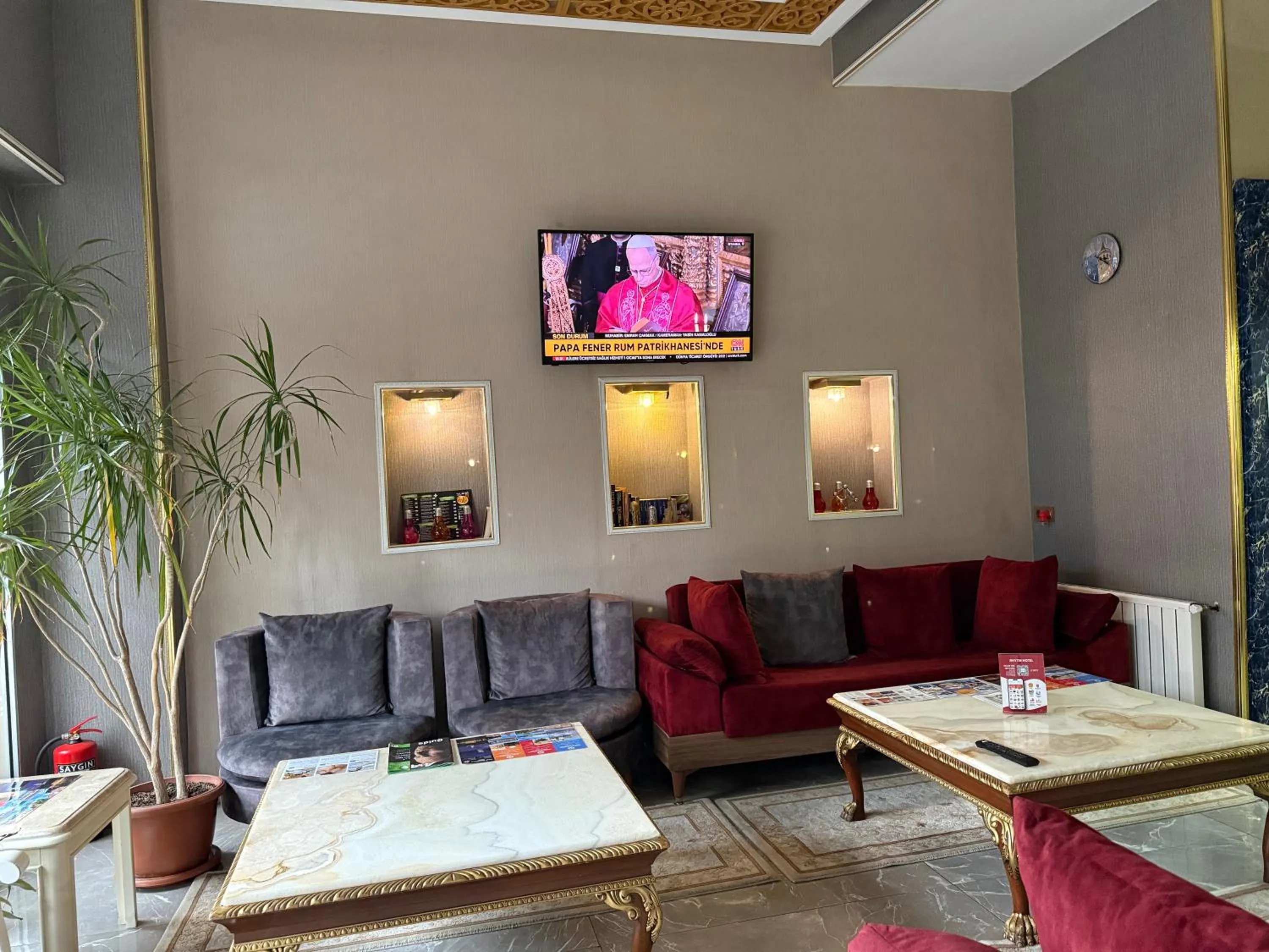 TV and multimedia in RHYTHM HOTEL