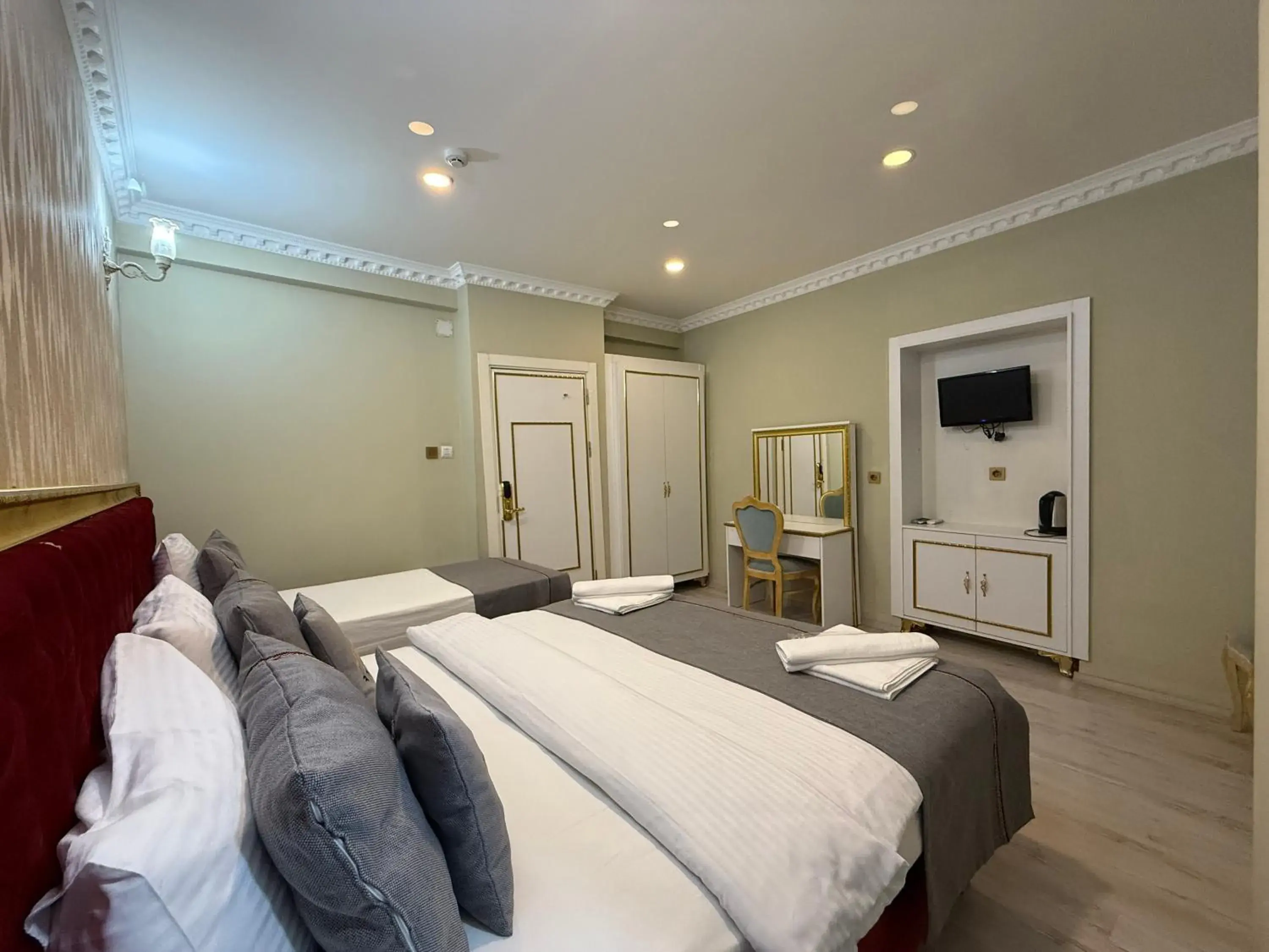 Photo of the whole room, Bed in RHYTHM HOTEL Photo of the whole room, Bed in RHYTHM HOTEL