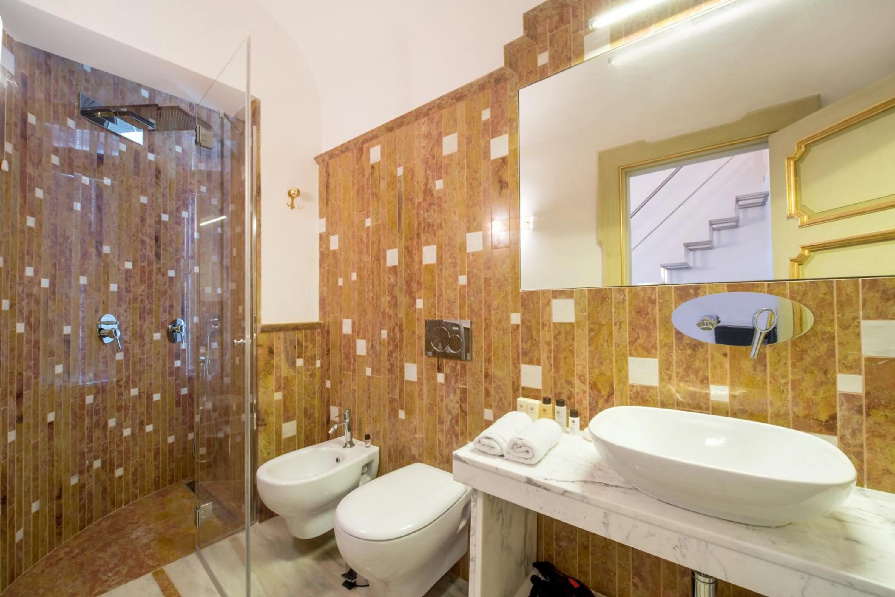 Bathroom in DA Rooms