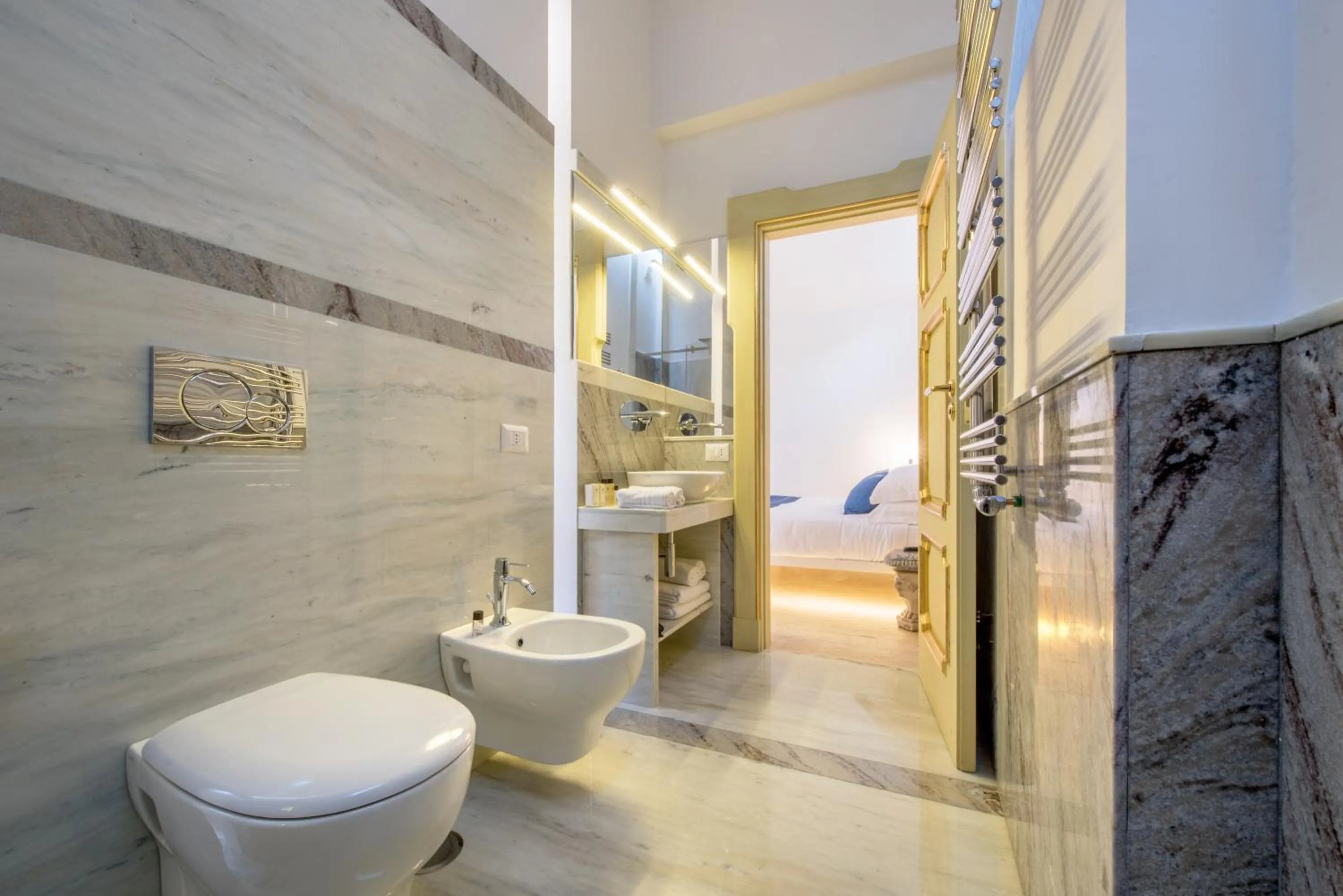 Bathroom in DA Rooms