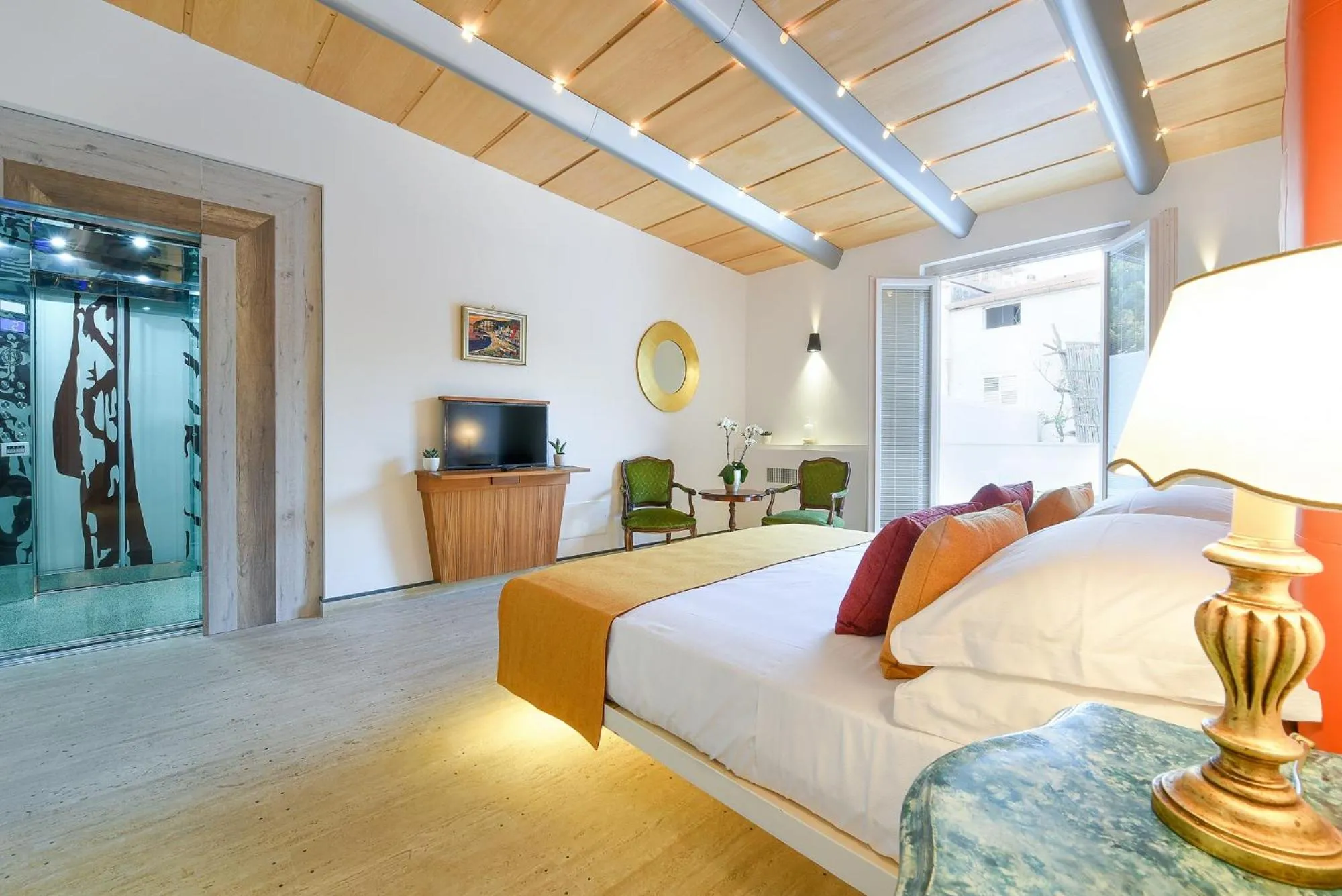 Bed in DA Rooms