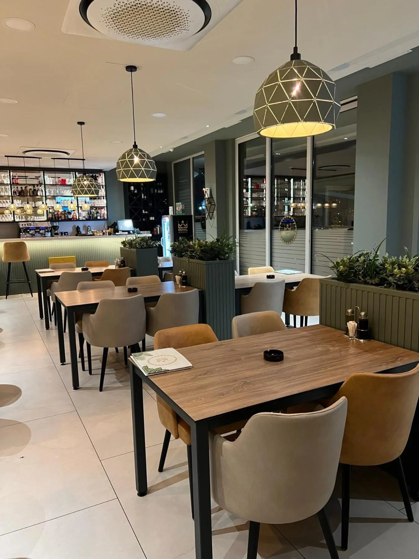 Restaurant/places to eat in Royal Residence