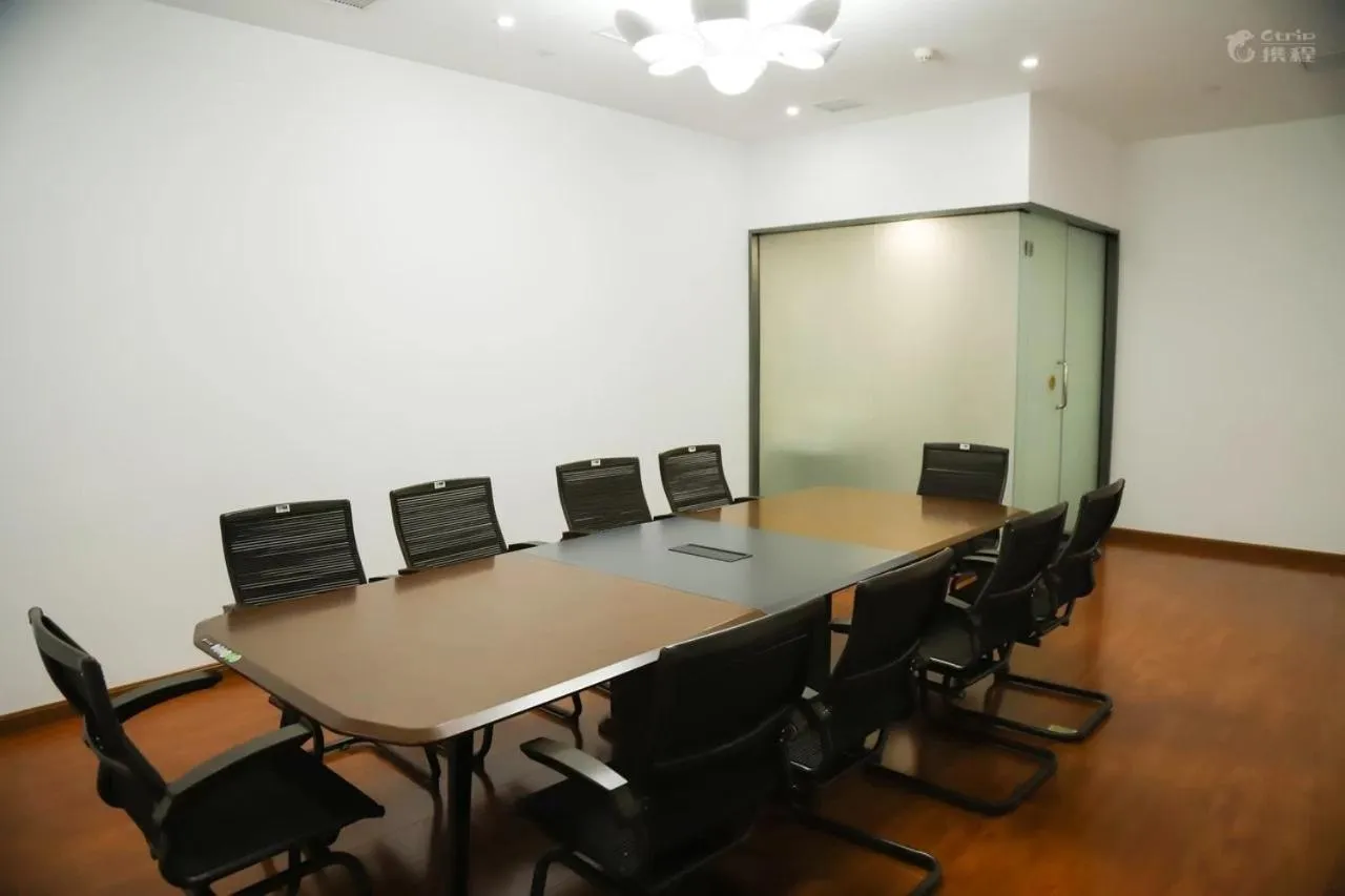 Lavande Hotel Zhumadian High Speed ​​Railway Station