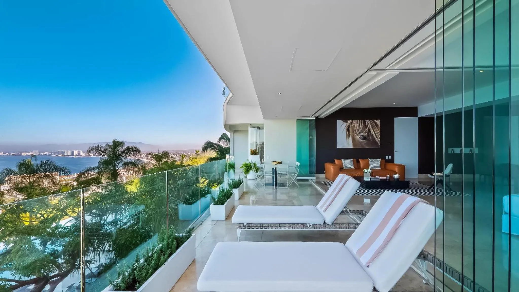 Patio in Avalon - 401 Luxury & Breathtaking Sunset Views