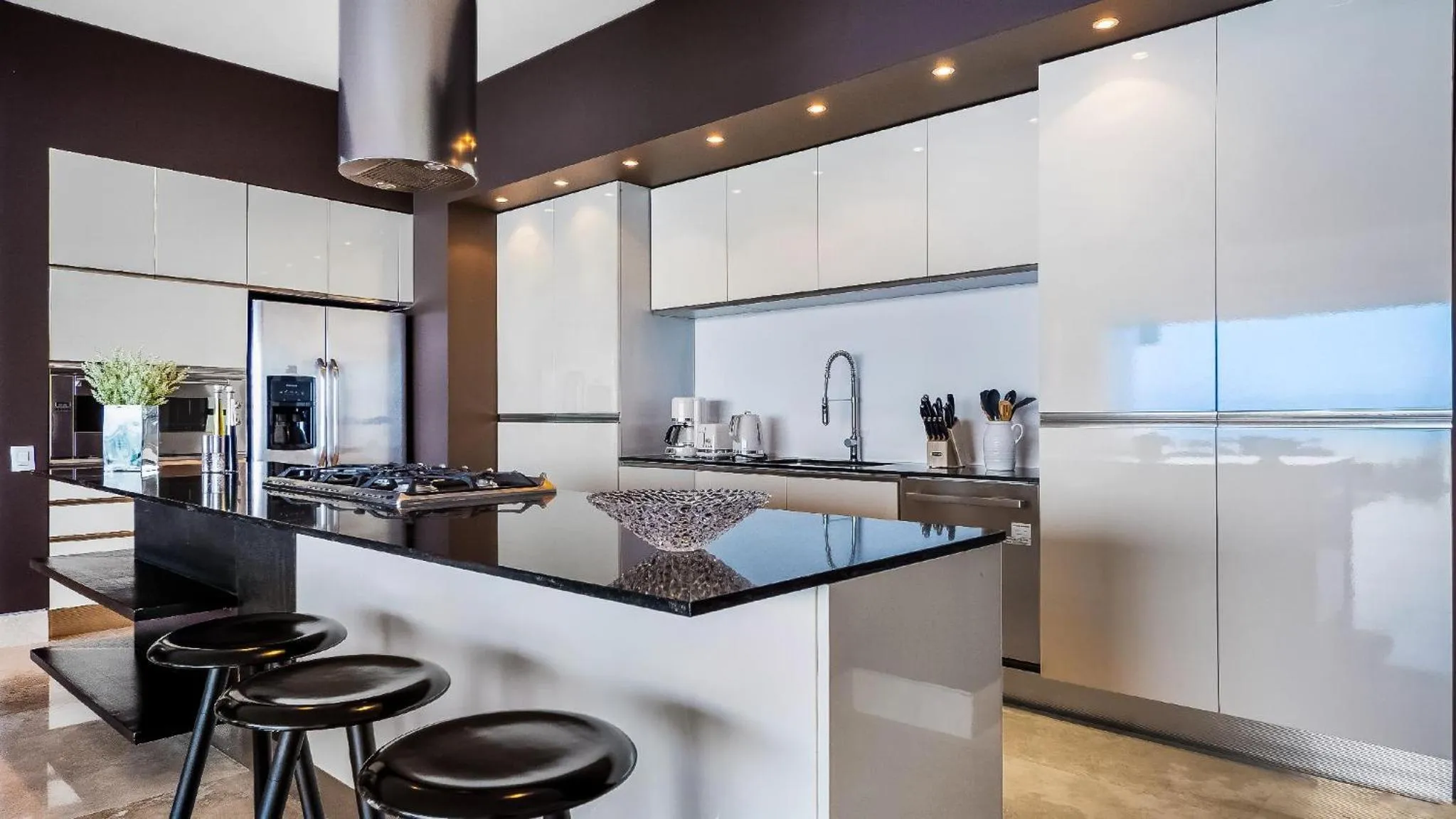 Kitchen or kitchenette in Avalon - 401 Luxury & Breathtaking Sunset Views