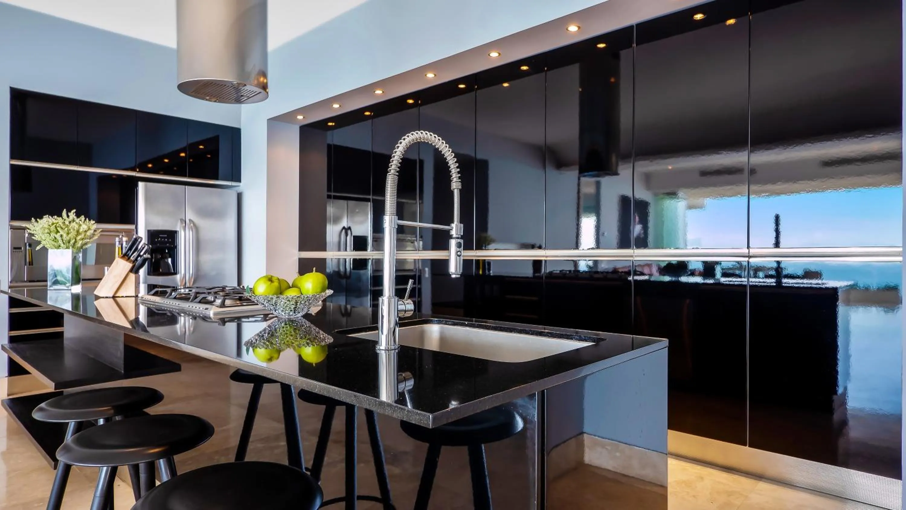 Kitchen or kitchenette in Avalon - 801 Top Sky Bar Pool 3 BR in Amapas