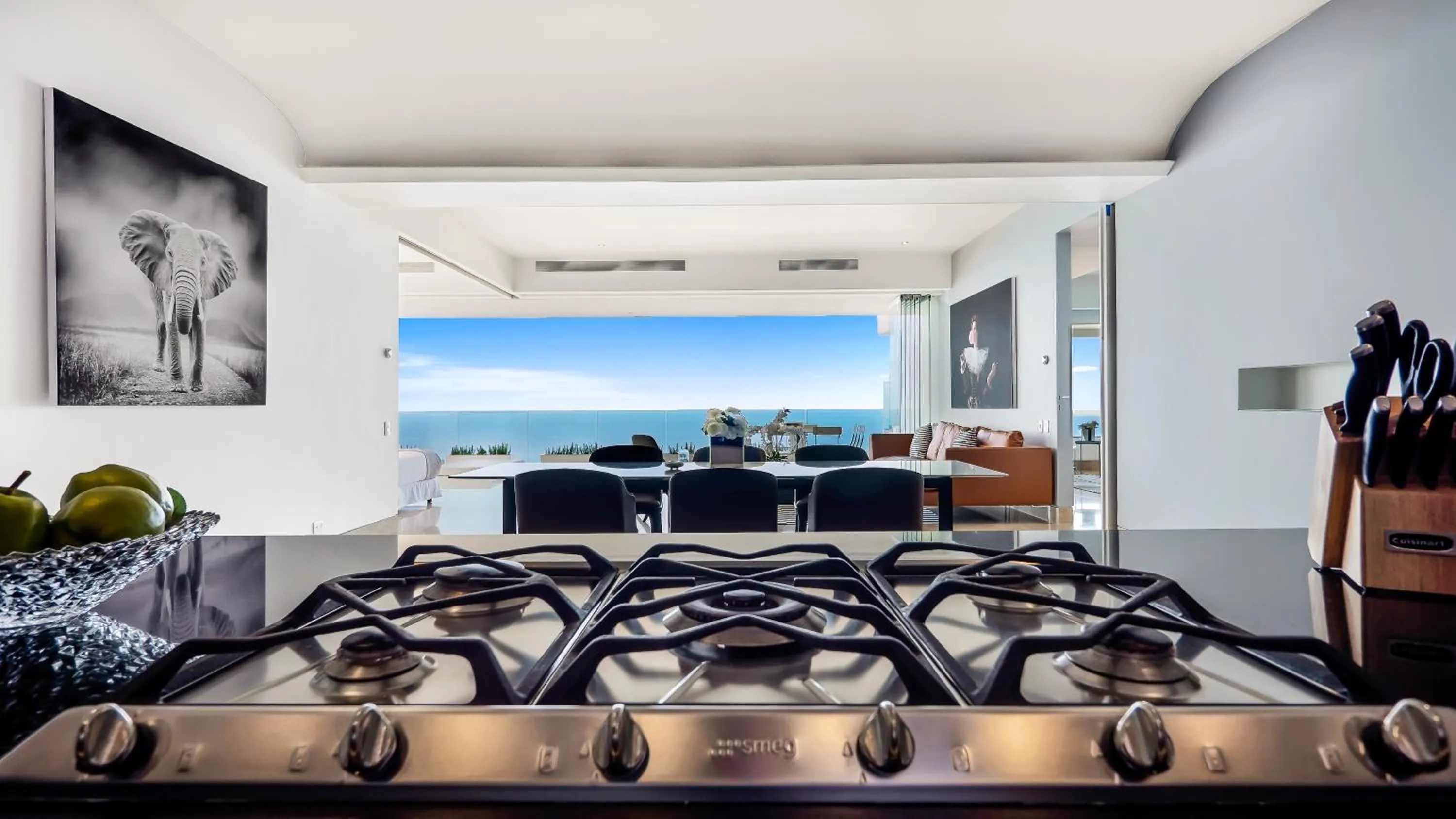 Kitchen or kitchenette in Avalon - 801 Top Sky Bar Pool 3 BR in Amapas