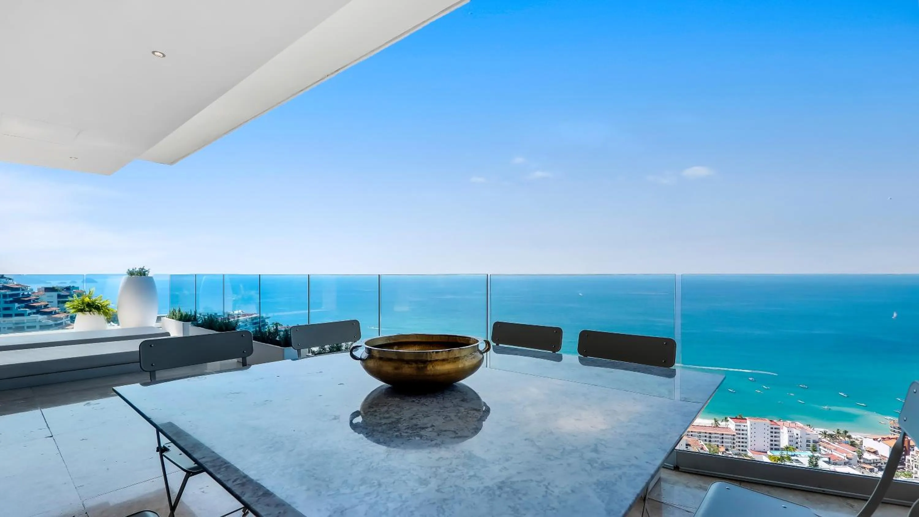 Balcony/Terrace in Avalon - 801 Top Sky Bar Pool 3 BR in Amapas