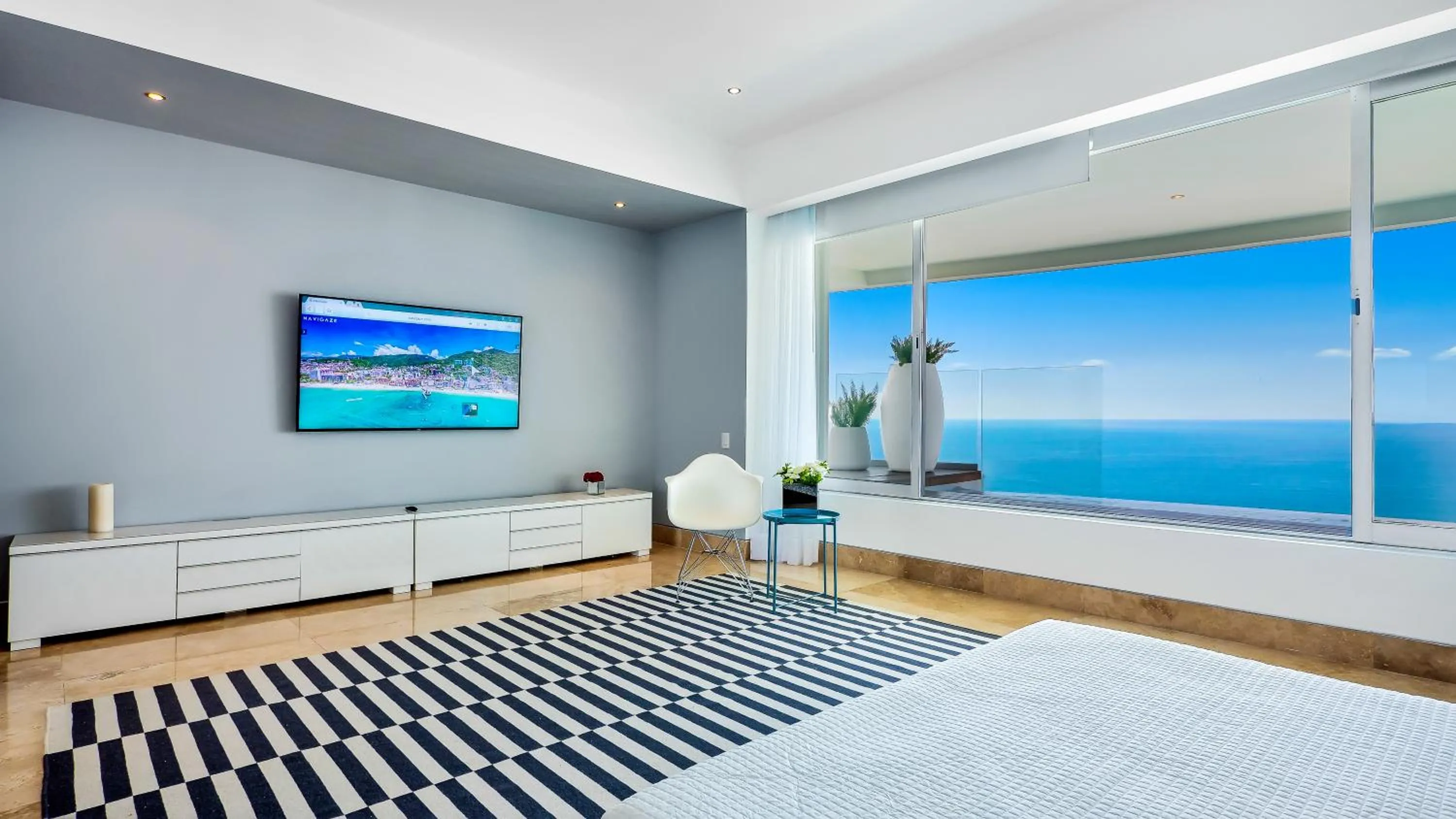 Bedroom, Bed in Avalon - 801 Top Sky Bar Pool 3 BR in Amapas