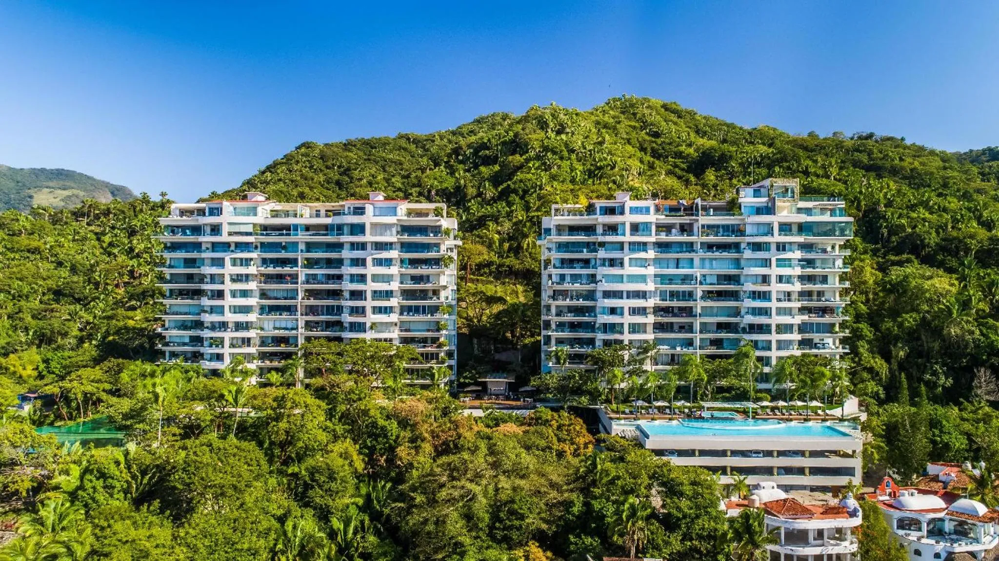 Property building in Avalon - 801 Top Sky Bar Pool 3 BR in Amapas