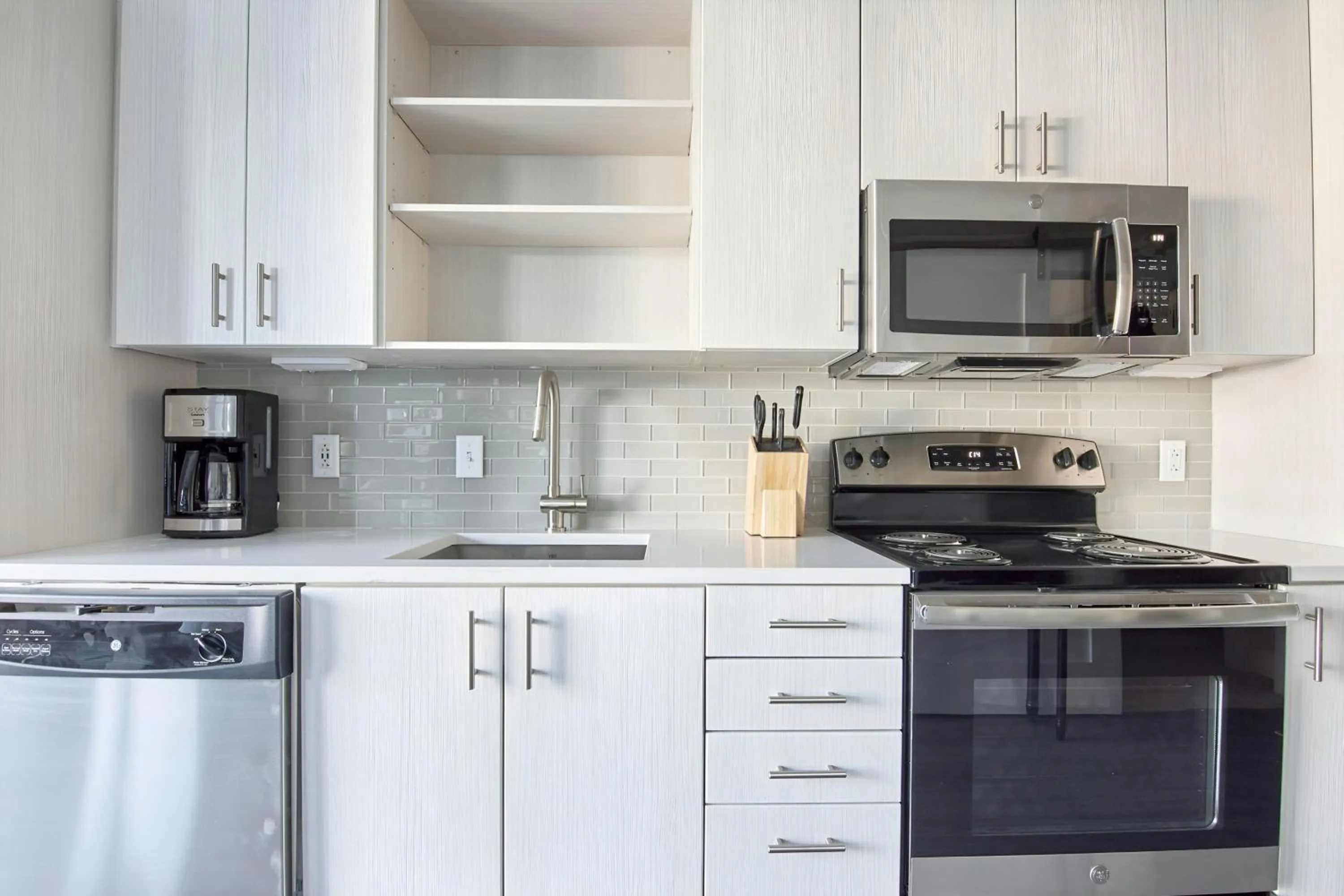 Kitchen or kitchenette in Sonder by Marriott Bonvoy Belcourt Apartments Hillsboro Village