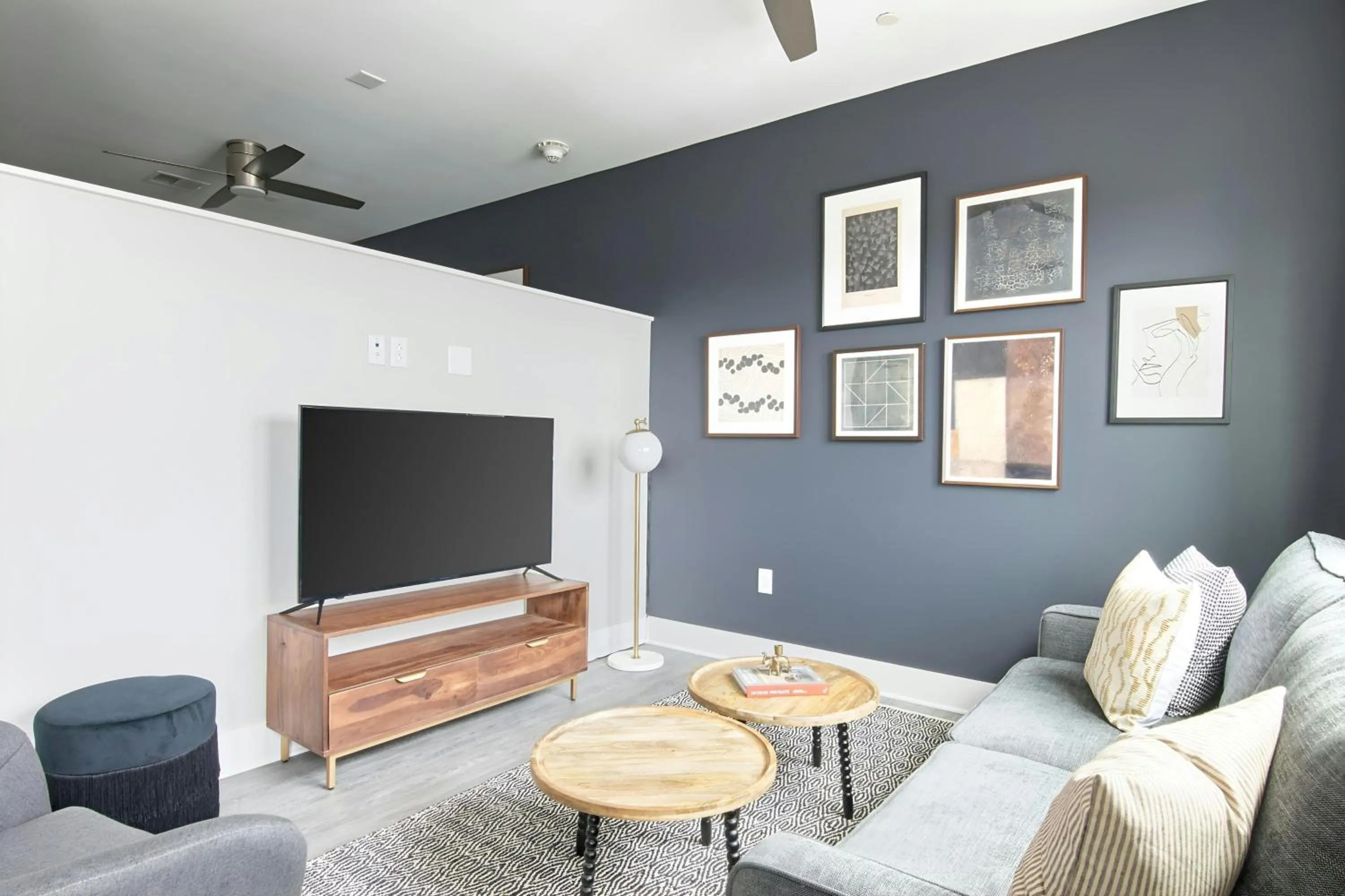 Living room in Sonder by Marriott Bonvoy Belcourt Apartments Hillsboro Village