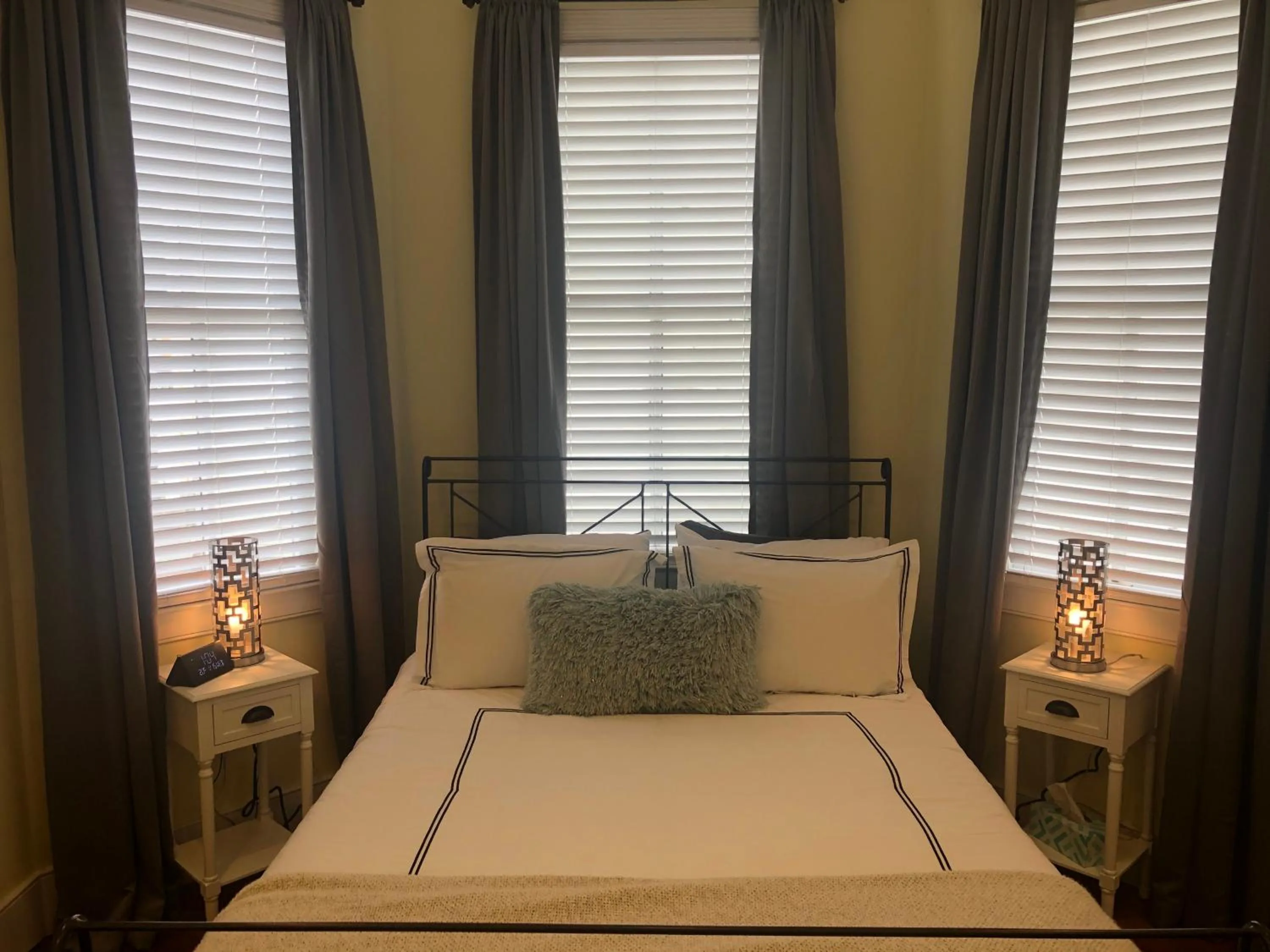 Bed in Luxurious Private Suites in Downtown Charleston