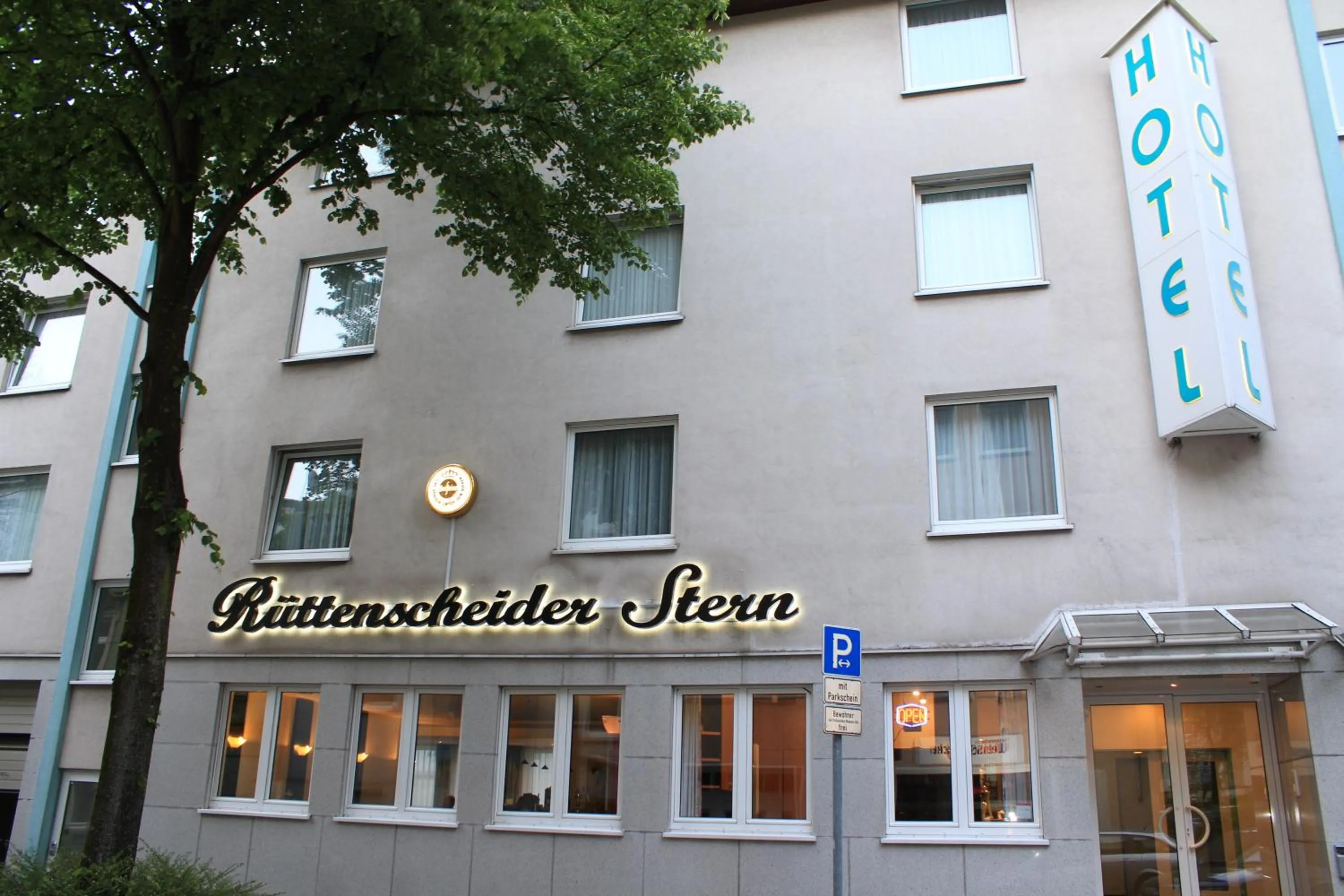 Facade/entrance in Hotel Rüttenscheider Stern