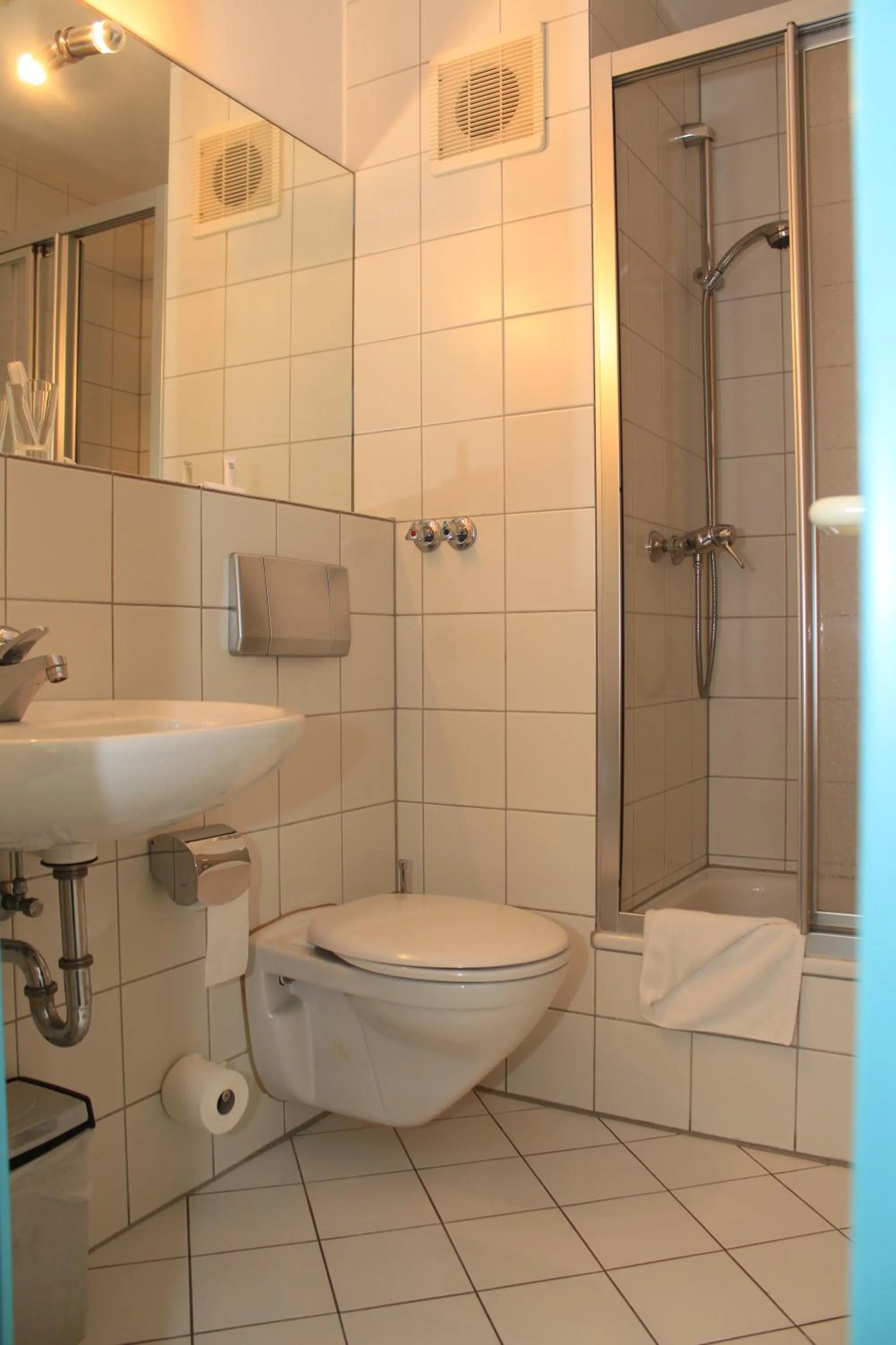 Bathroom in Hotel Rüttenscheider Stern