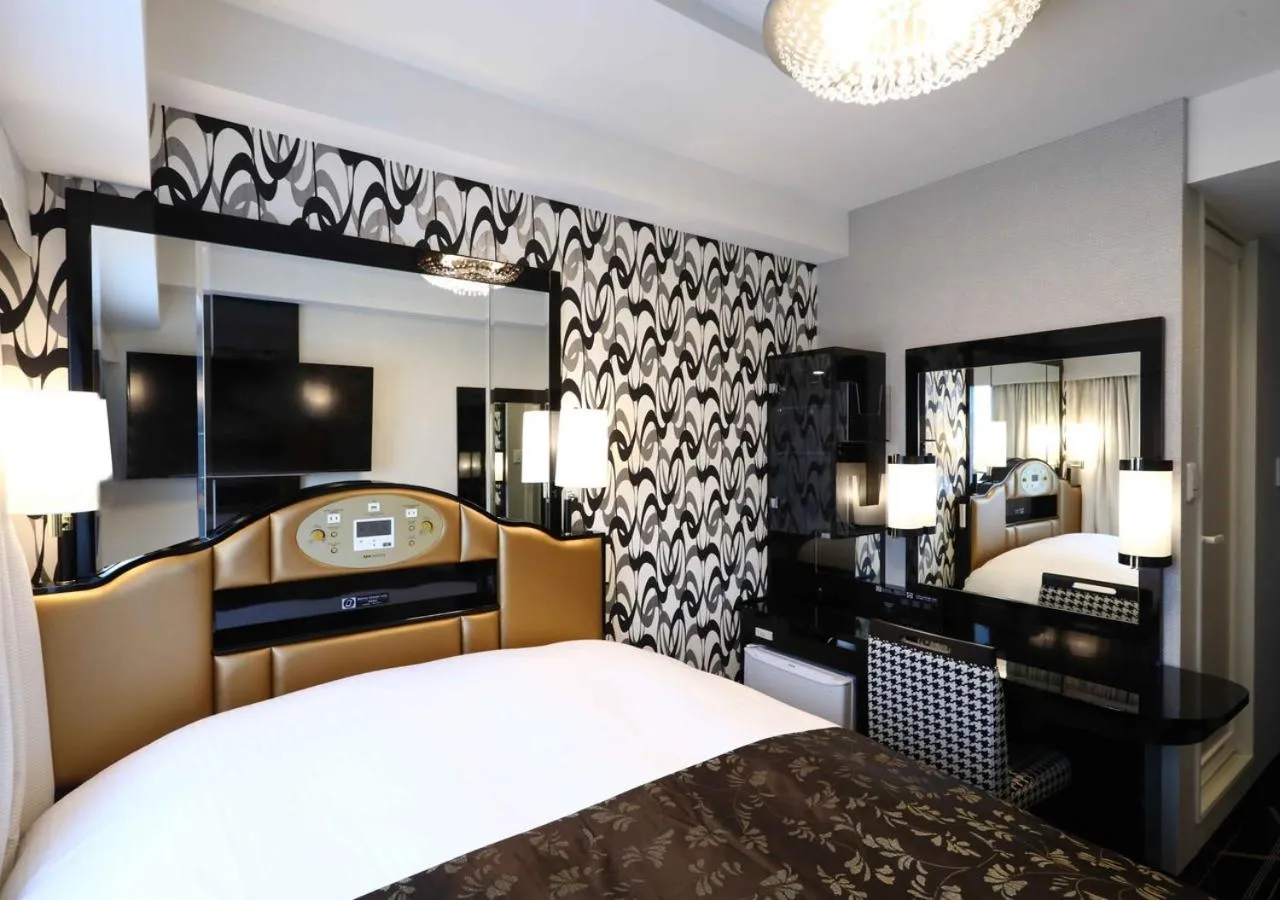 Photo of the whole room, Bed in APA Hotel Higashi Shinjuku Kabukicho Tower