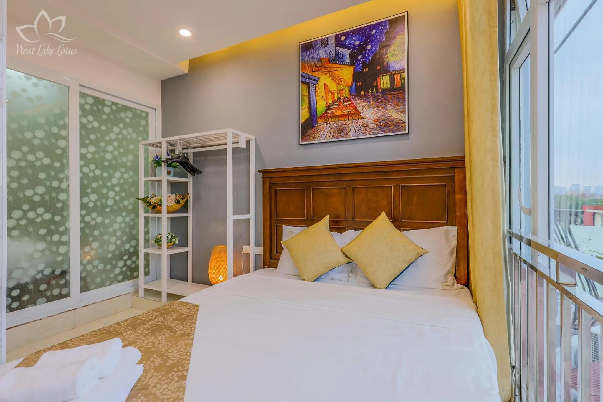 Bed in The Lakeview - West Lake Lotus Apartments