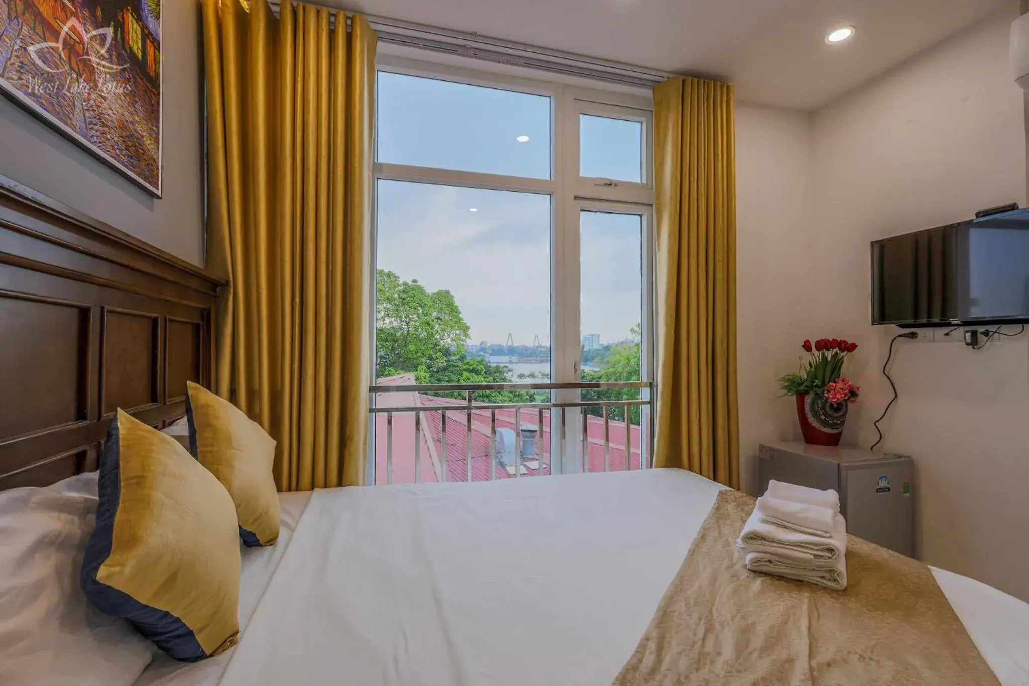 Bed in The Lakeview - West Lake Lotus Apartments Bed in The Lakeview - West Lake Lotus Apartments