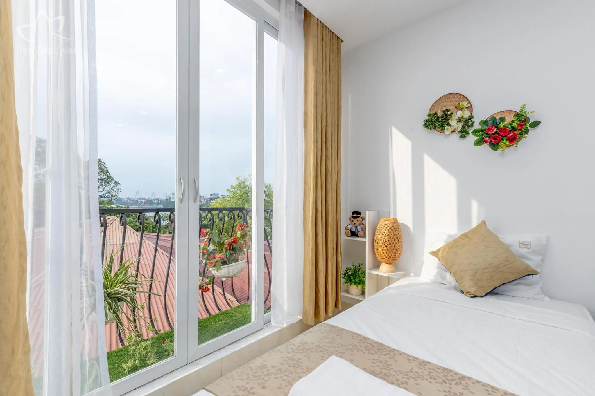 Balcony/Terrace, Bed in The Lakeview - West Lake Lotus Apartments