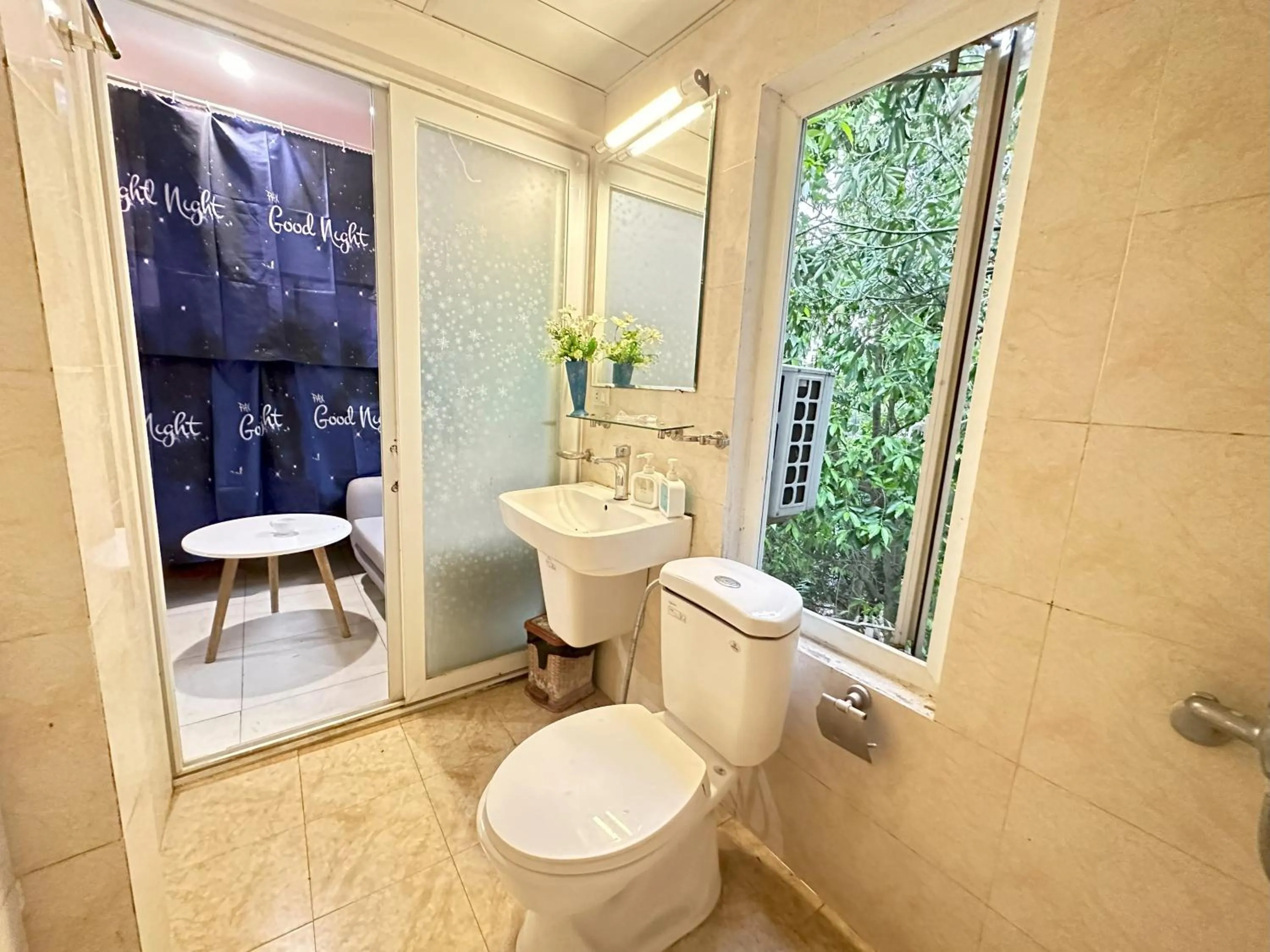 Shower in The Lakeview - West Lake Lotus Apartments